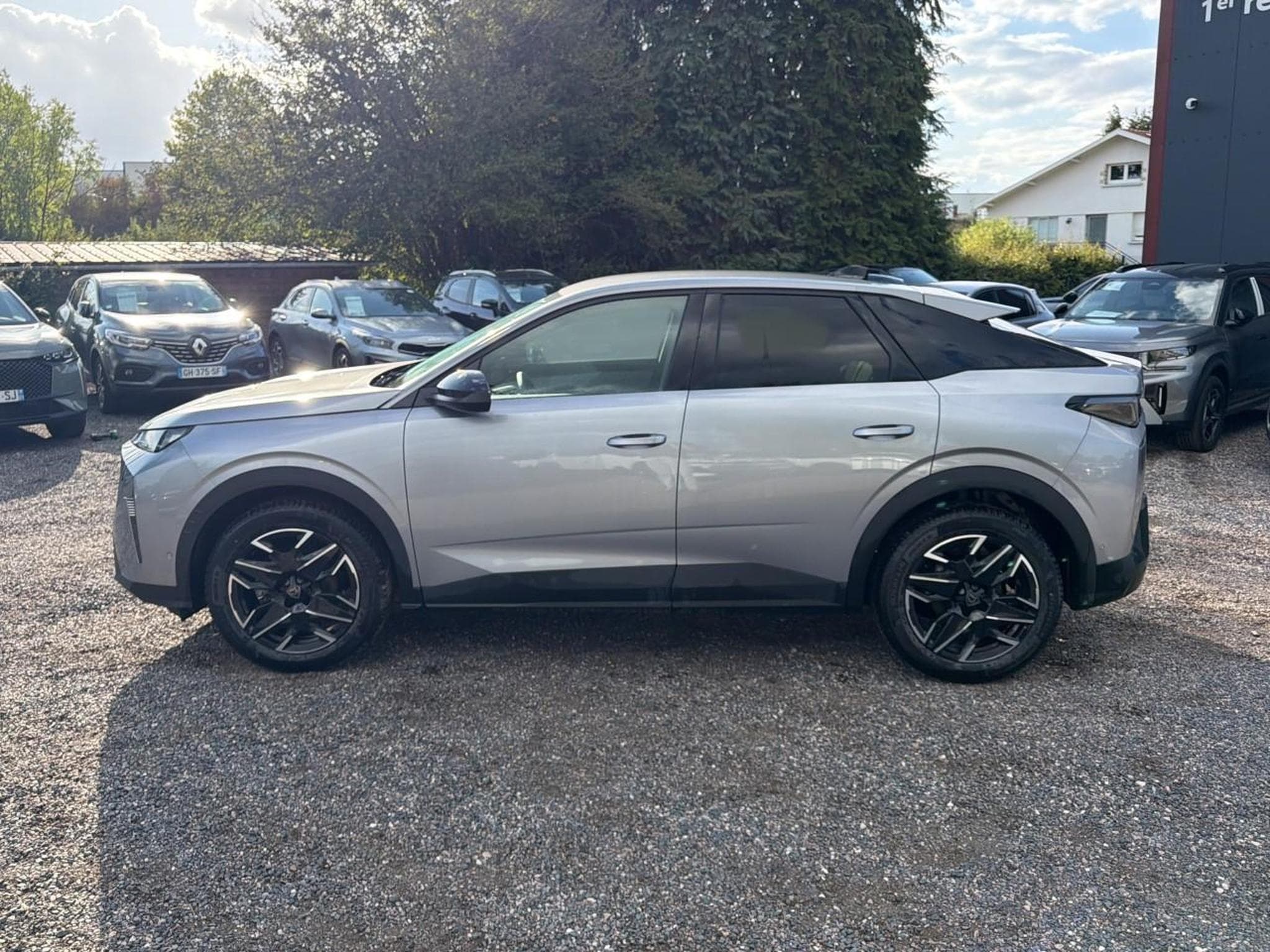 Peugeot 3008 1.2 HYBRID 145 ALLURE BUSINESS E-DCS6 (2025) - Photo 8