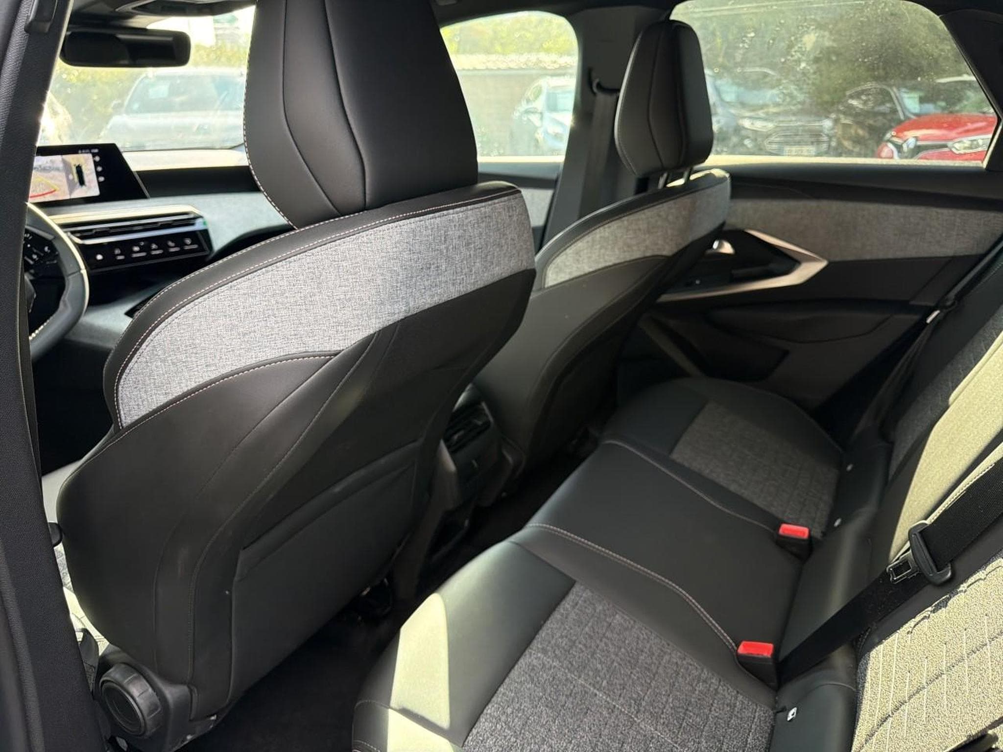 Peugeot 3008 1.2 HYBRID 145 ALLURE BUSINESS E-DCS6 (2025) - Photo 13