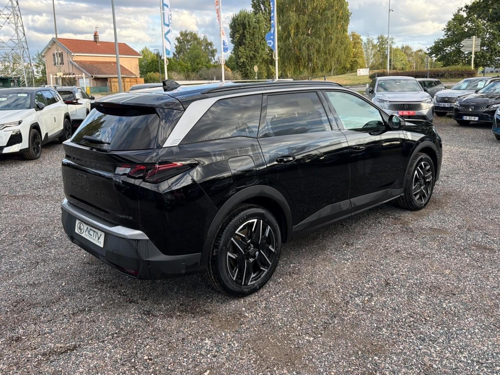 Peugeot 5008 HYBRID 145 GT E-DCS6 (2025) - Photo 5