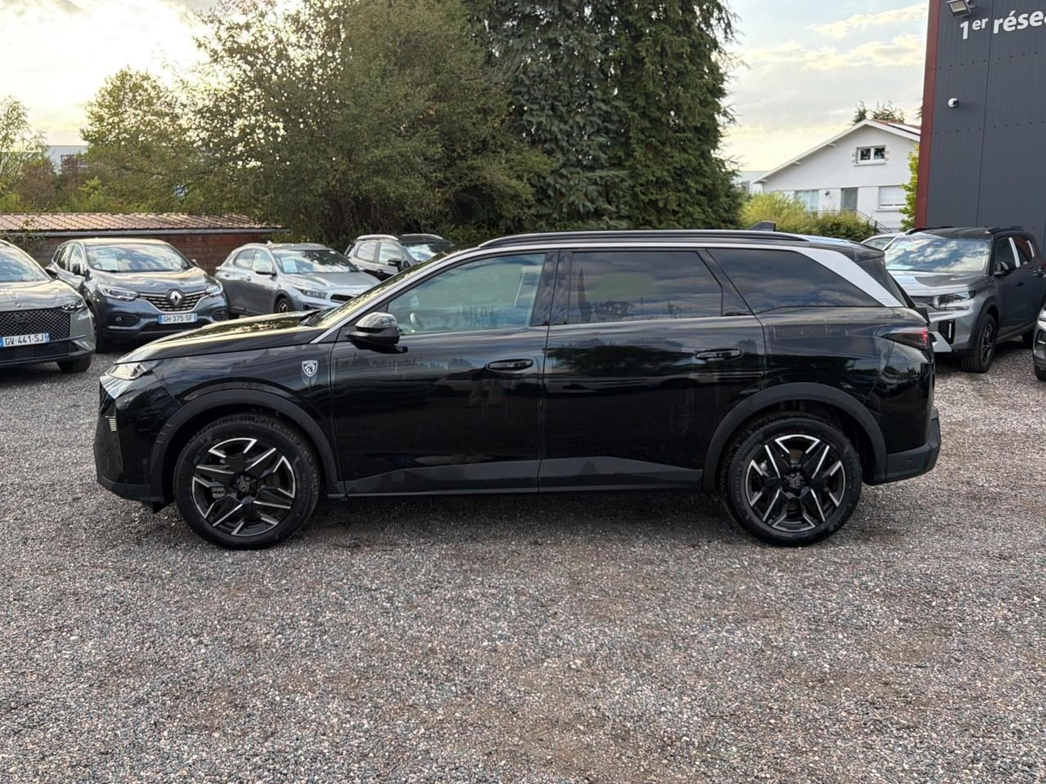 Peugeot 5008 HYBRID 145 GT E-DCS6 (2025) - Photo 8