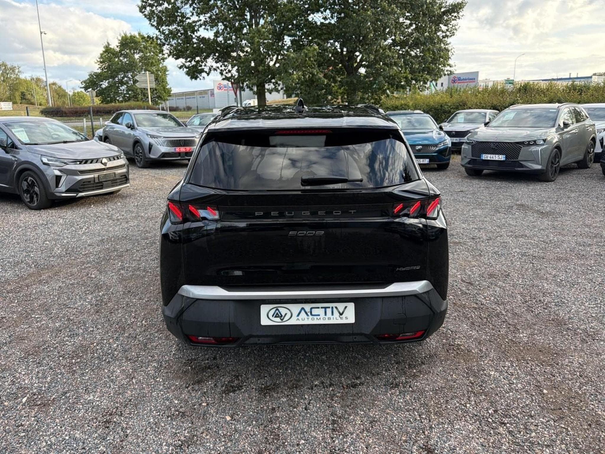 Peugeot 5008 HYBRID 145 GT E-DCS6 (2025) - Photo 6