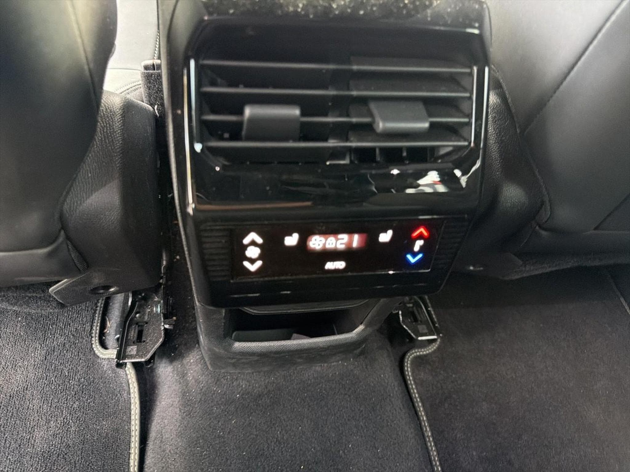 Peugeot 5008 HYBRID 145 GT E-DCS6 (2025) - Photo 15