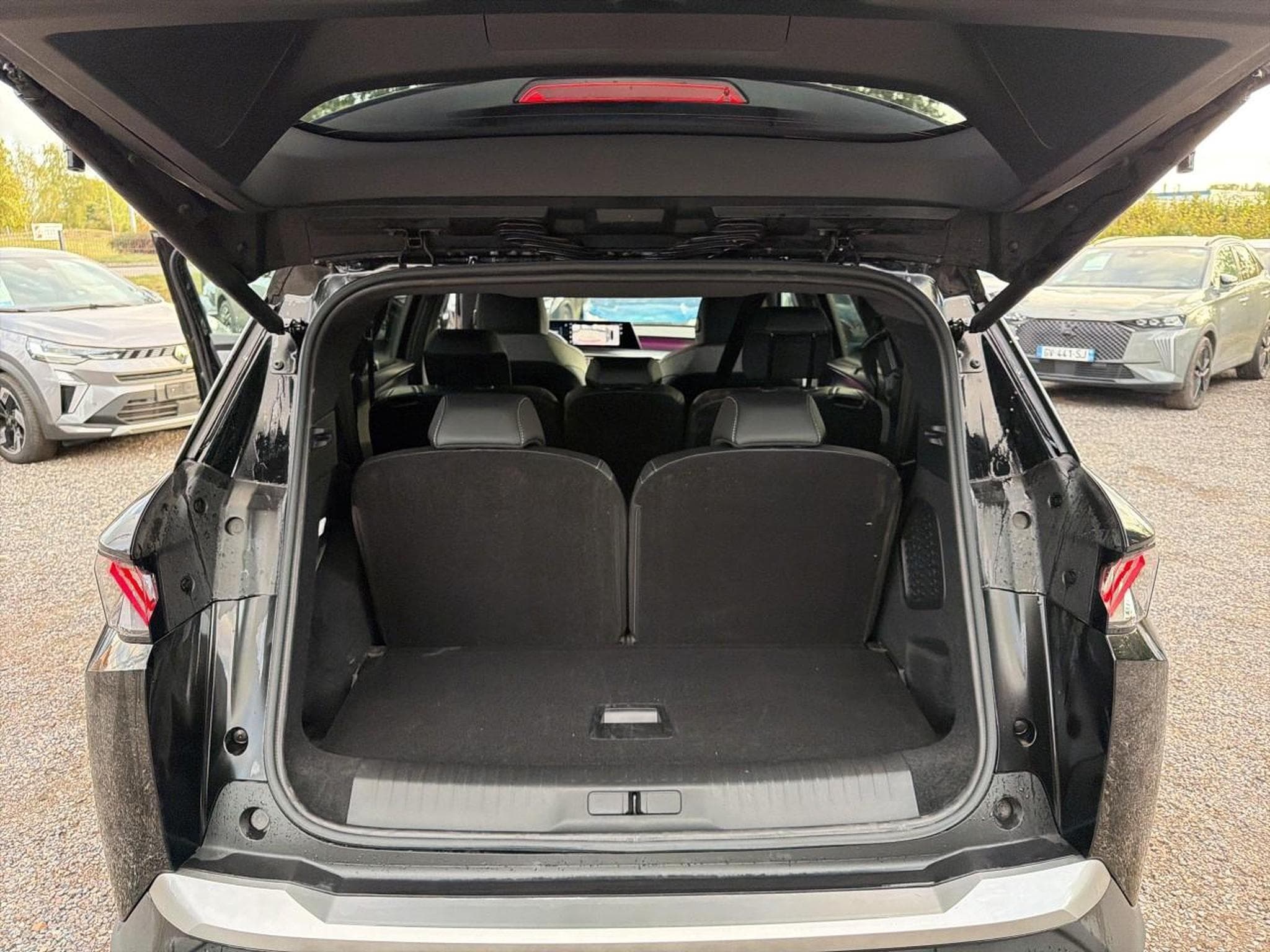 Peugeot 5008 HYBRID 145 GT E-DCS6 (2025) - Photo 17