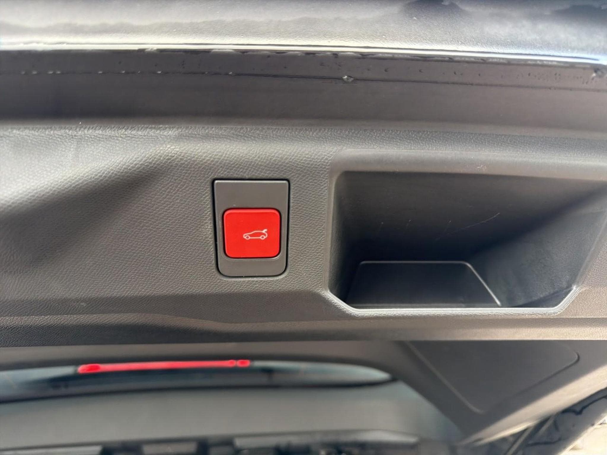 Peugeot 5008 HYBRID 145 GT E-DCS6 (2025) - Photo 18