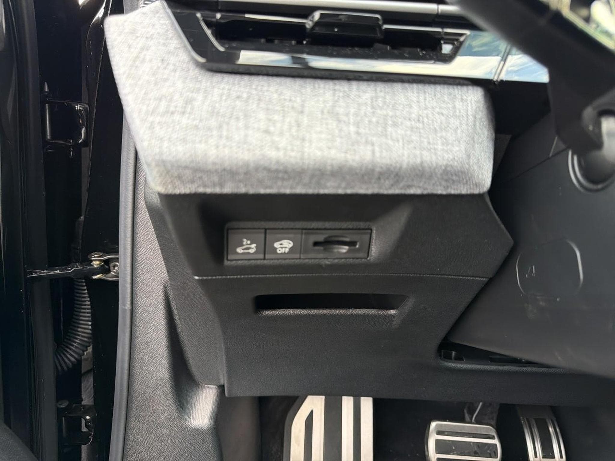 Peugeot 5008 HYBRID 145 GT E-DCS6 (2025) - Photo 20
