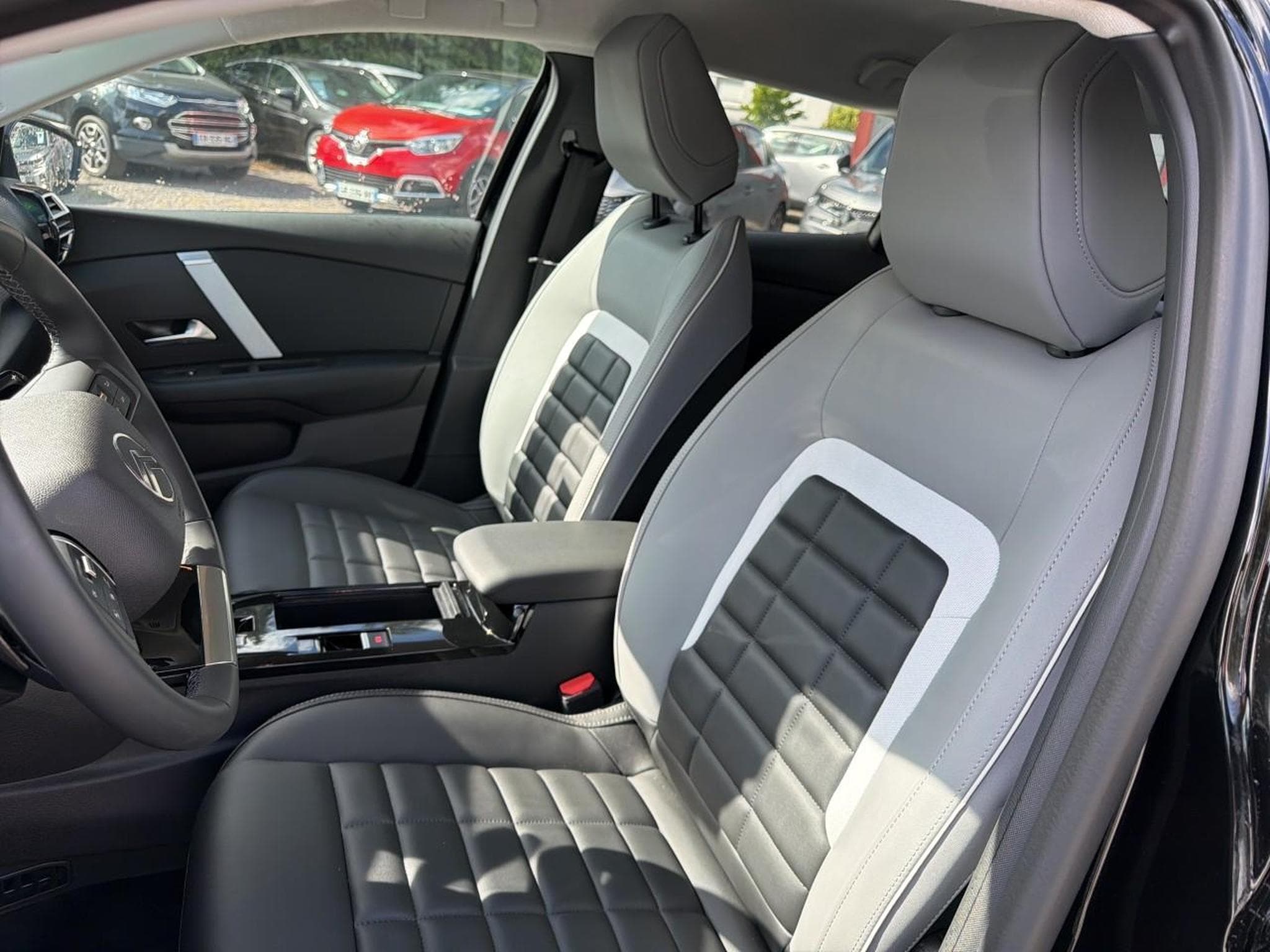 Citroen C4 X 1.2 HYBRIDE 145 MAX E-DCS6 (2025) - Photo 12