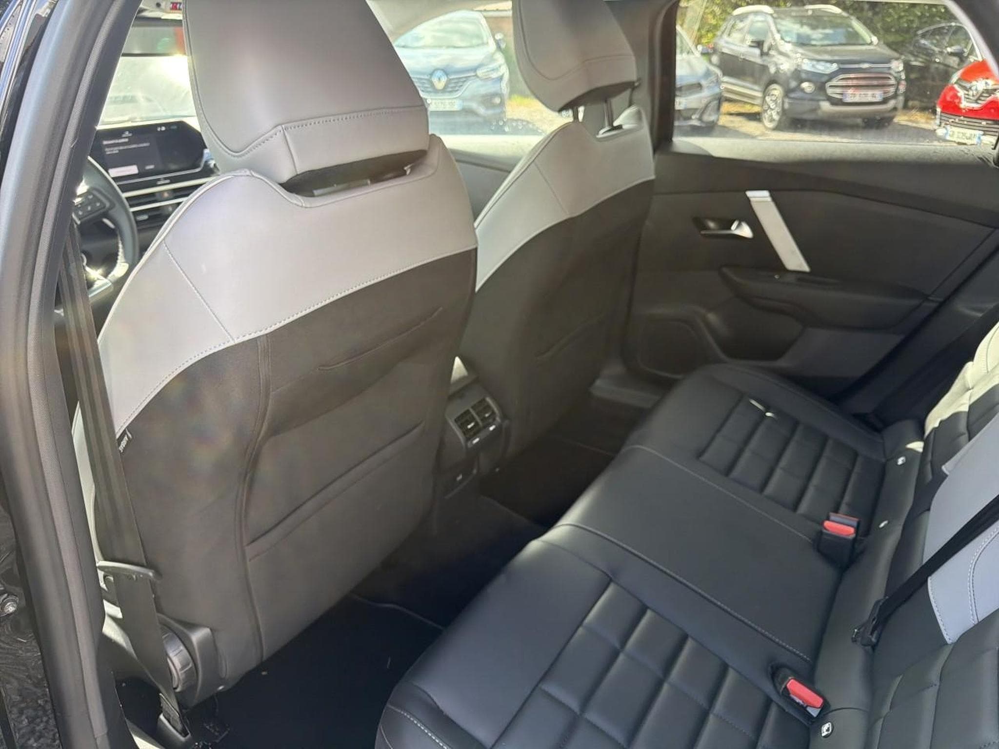 Citroen C4 X 1.2 HYBRIDE 145 MAX E-DCS6 (2025) - Photo 13