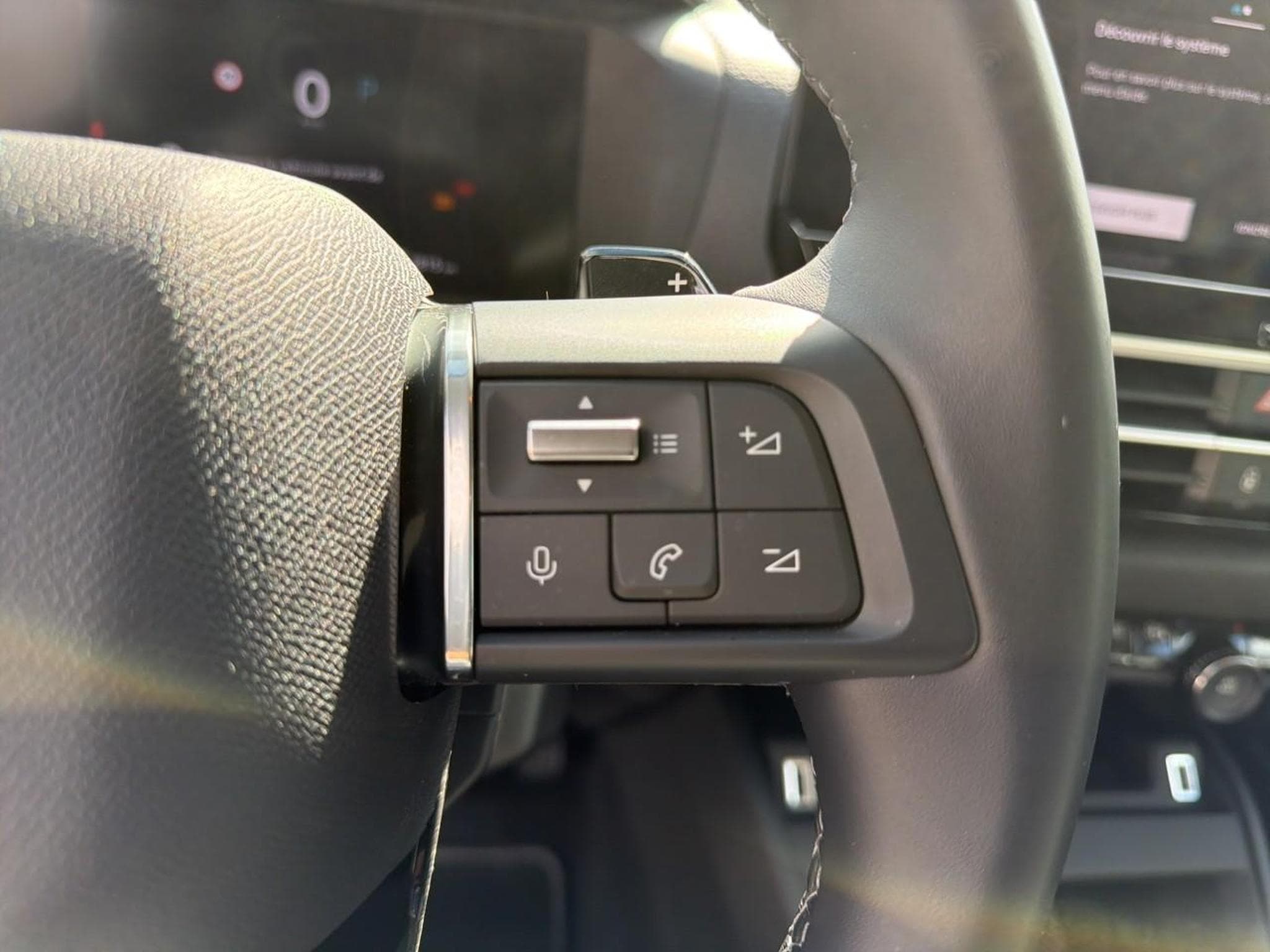 Citroen C4 X 1.2 HYBRIDE 145 MAX E-DCS6 (2025) - Photo 19