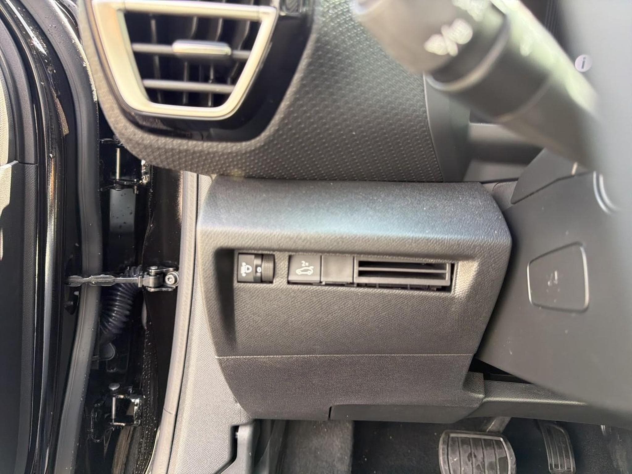Citroen C4 X 1.2 HYBRIDE 145 MAX E-DCS6 (2025) - Photo 17