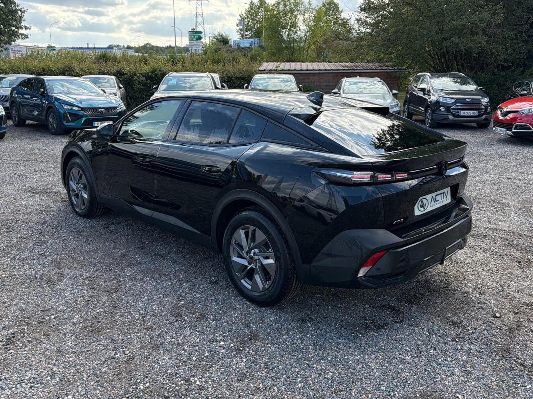 Peugeot 408 HYBRID 145 ALLURE E-DCS6 (2025) - Photo 7