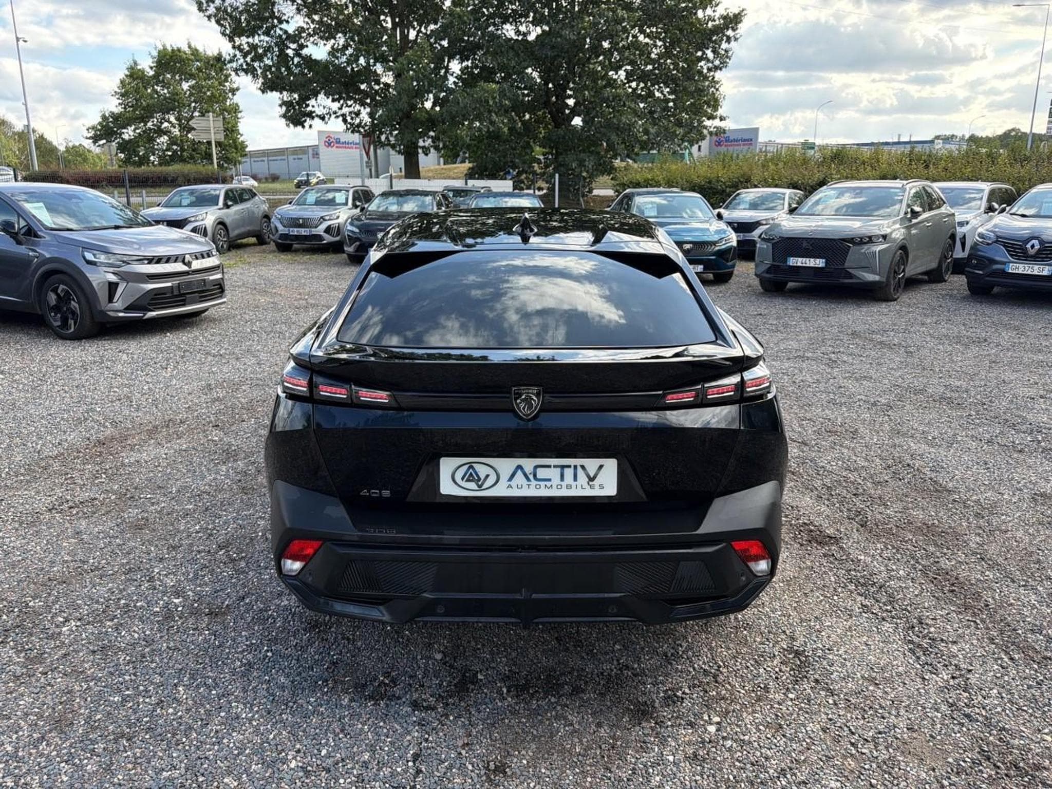Peugeot 408 HYBRID 145 ALLURE E-DCS6 (2025) - Photo 6