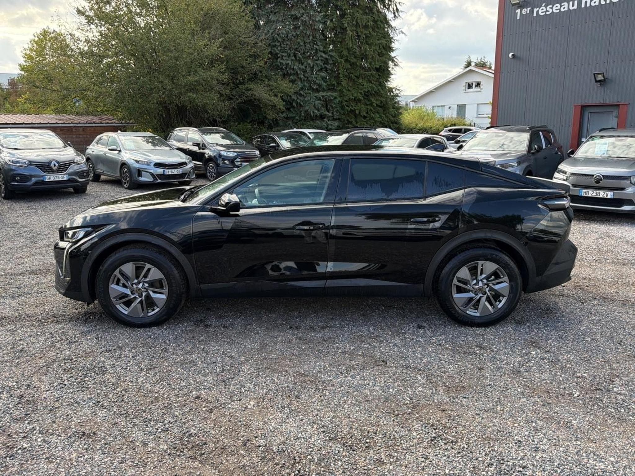 Peugeot 408 HYBRID 145 ALLURE E-DCS6 (2025) - Photo 8