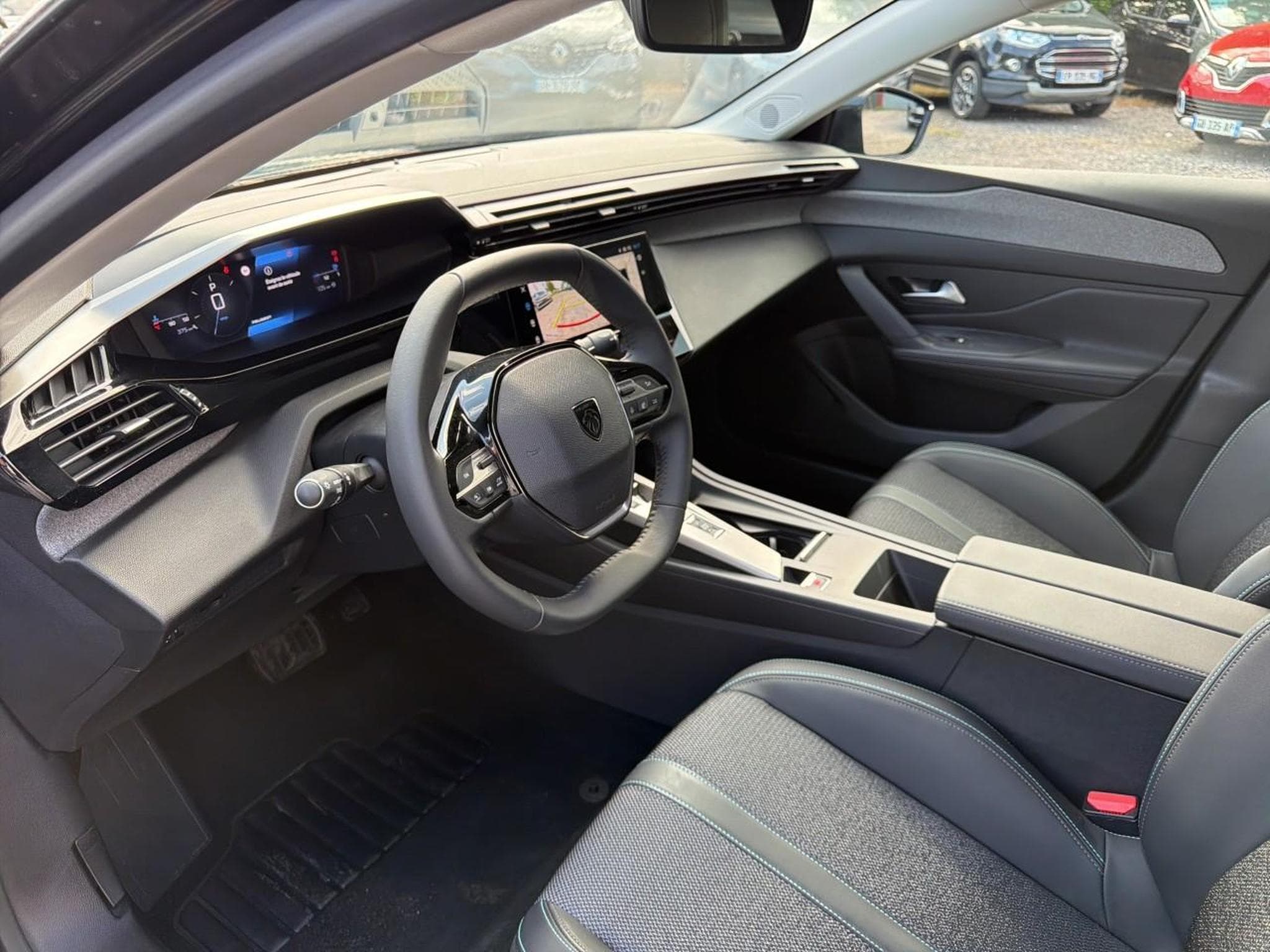 Peugeot 408 HYBRID 145 ALLURE E-DCS6 (2025) - Photo 11