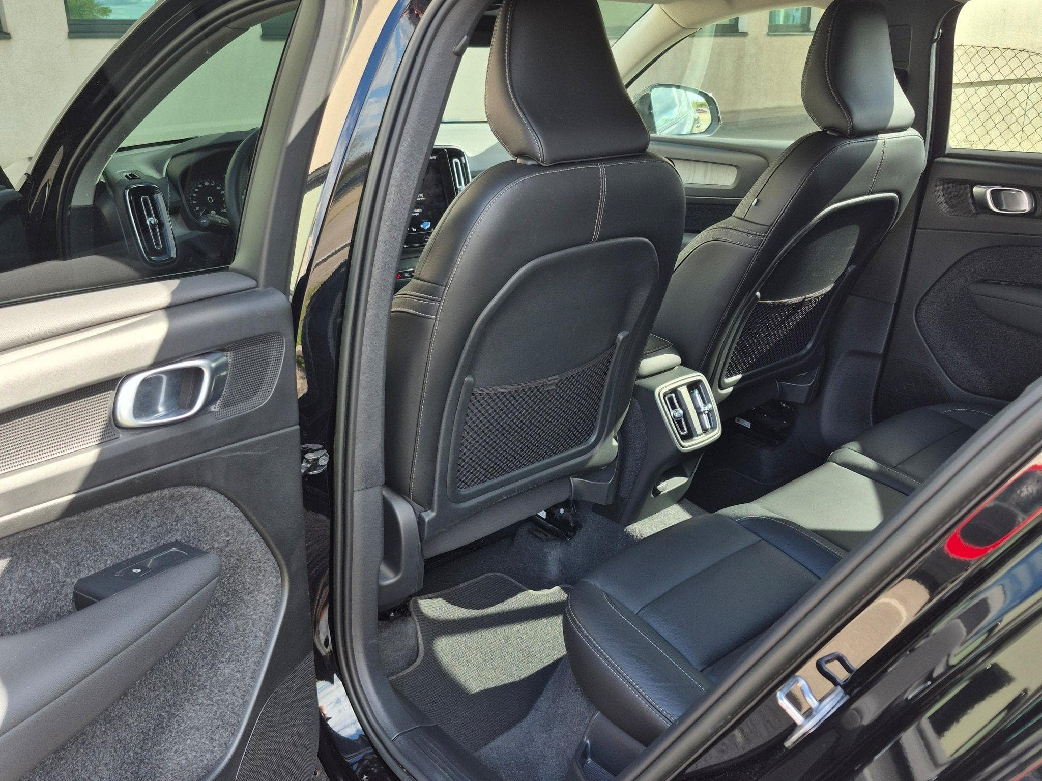 Volvo XC40 VOLVO XC40T2 automatic Essence Plus Dark (2022) - Photo 6