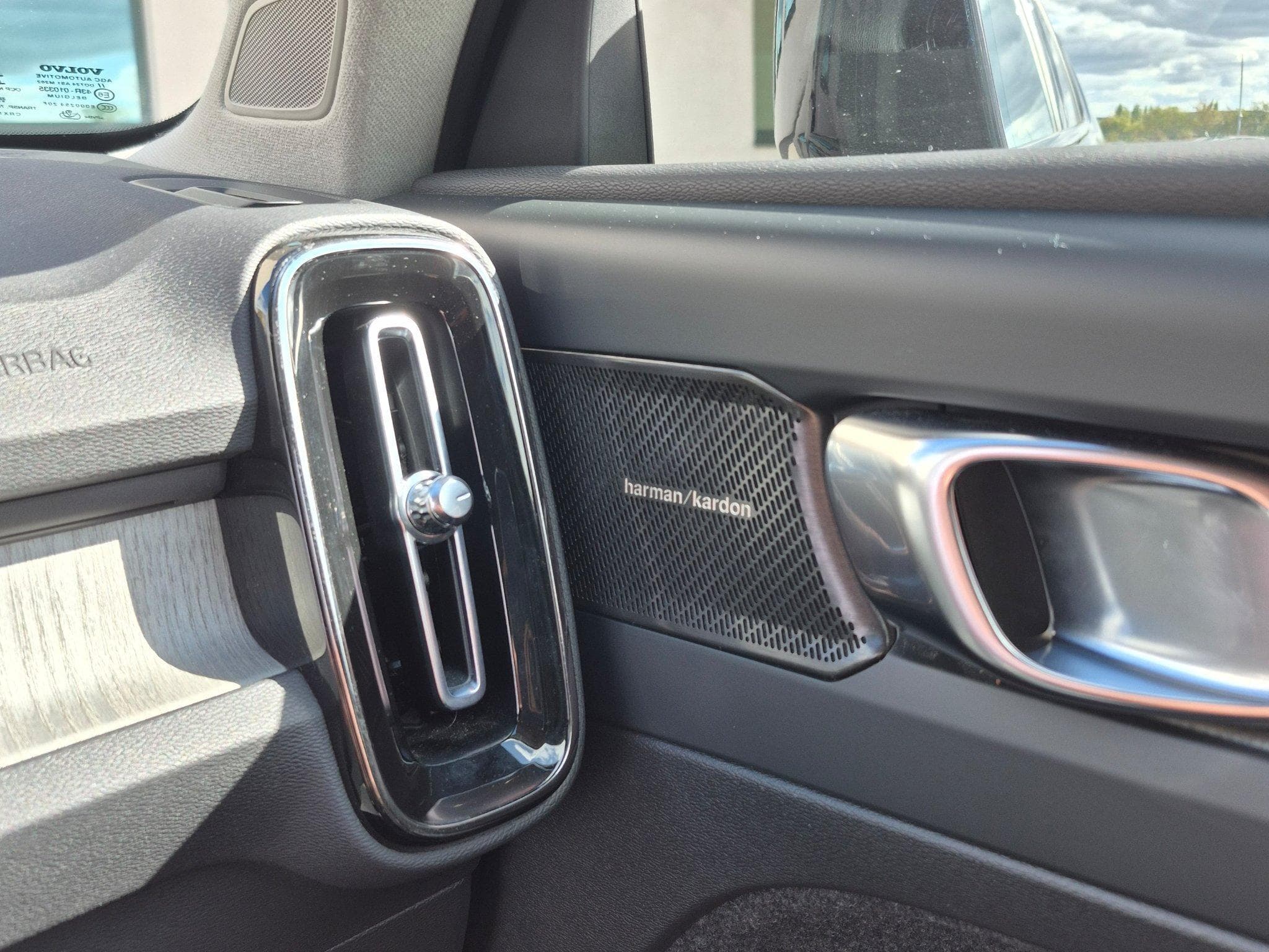 Volvo XC40 VOLVO XC40T2 automatic Essence Plus Dark (2022) - Photo 8