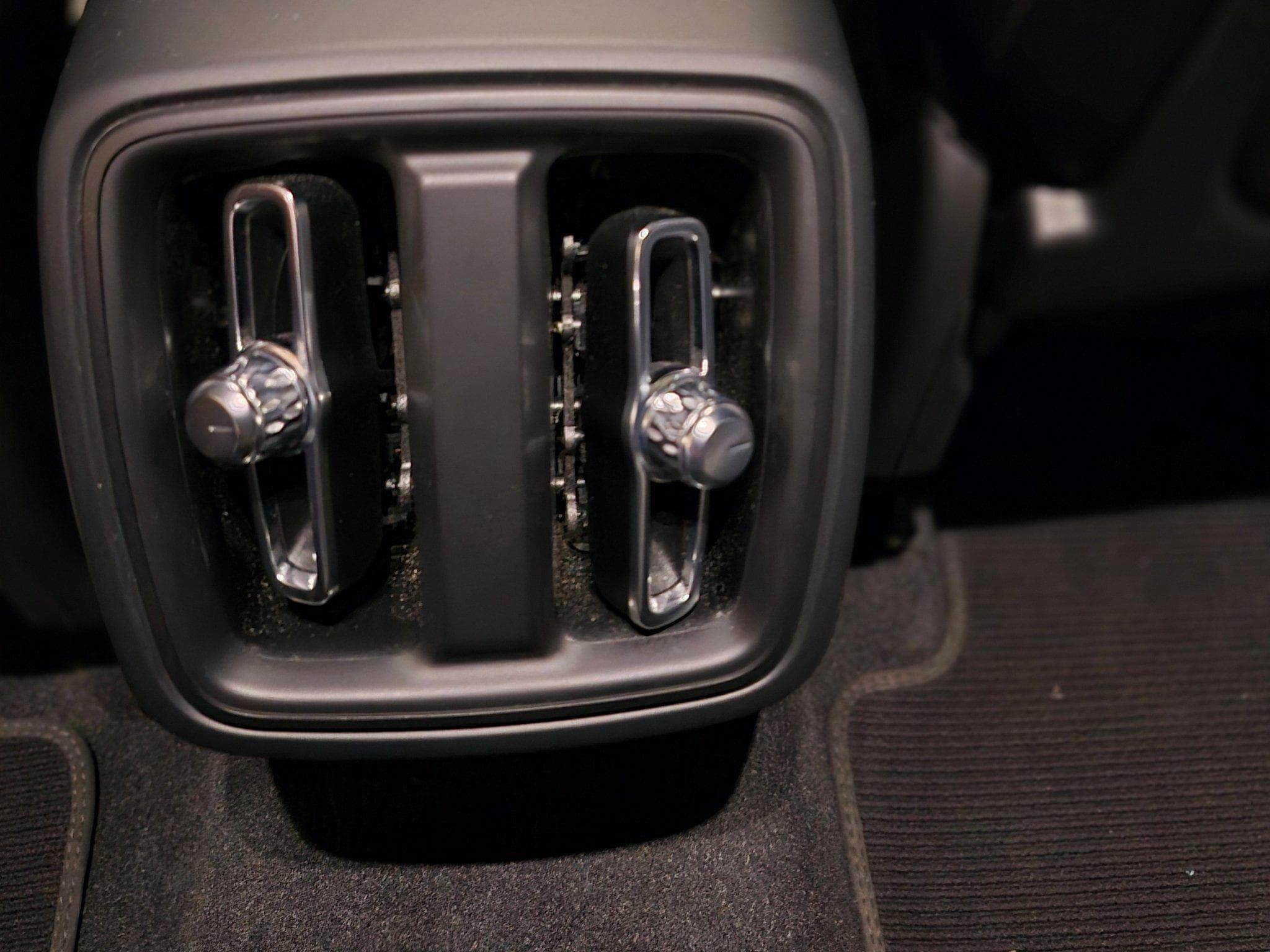 Volvo XC40 VOLVO XC40T2 automatic Essence Plus Dark (2022) - Photo 10