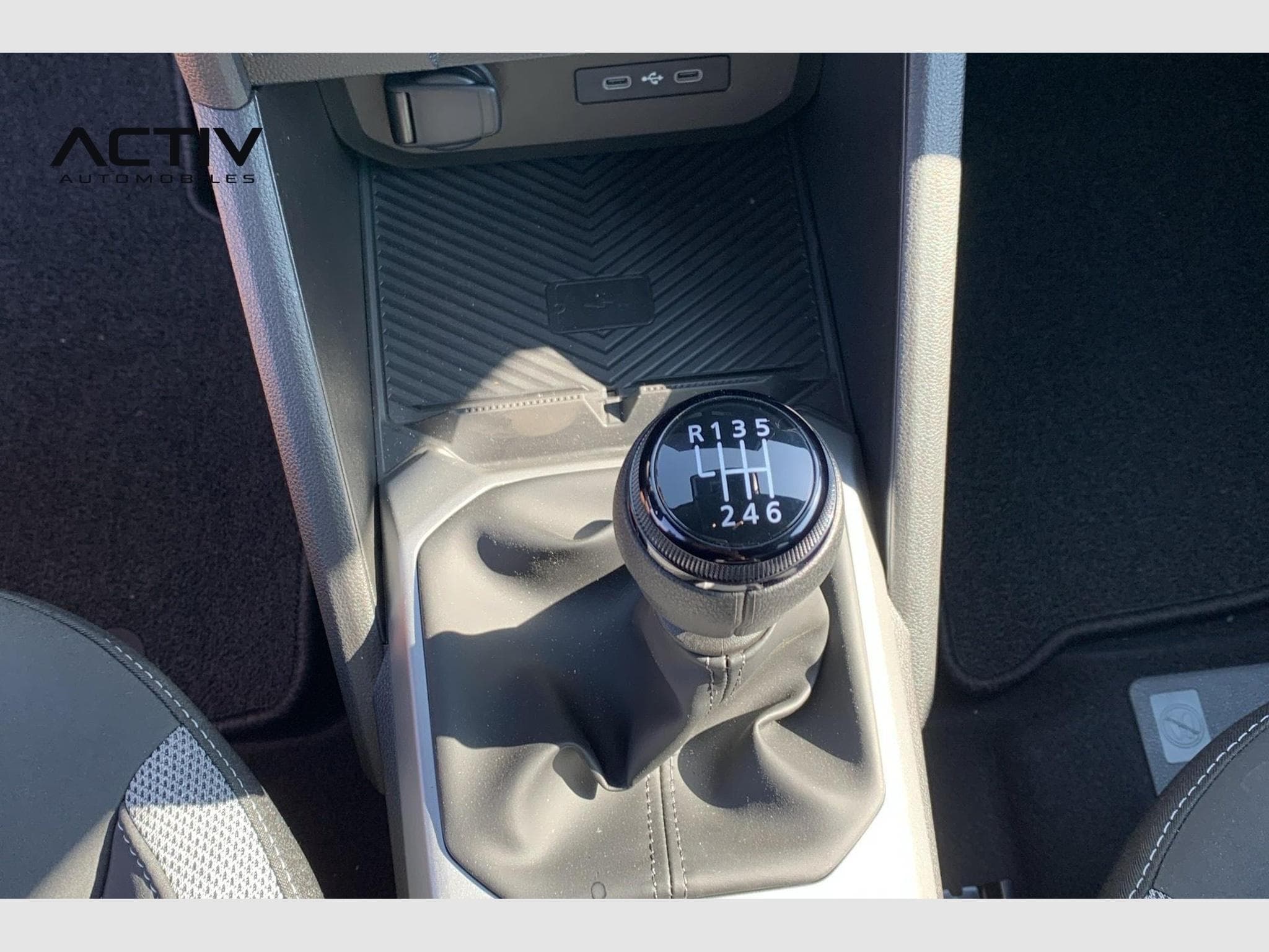 Dacia BIGSTER Mild Hybrid 140 Journey (2026) - Photo 16