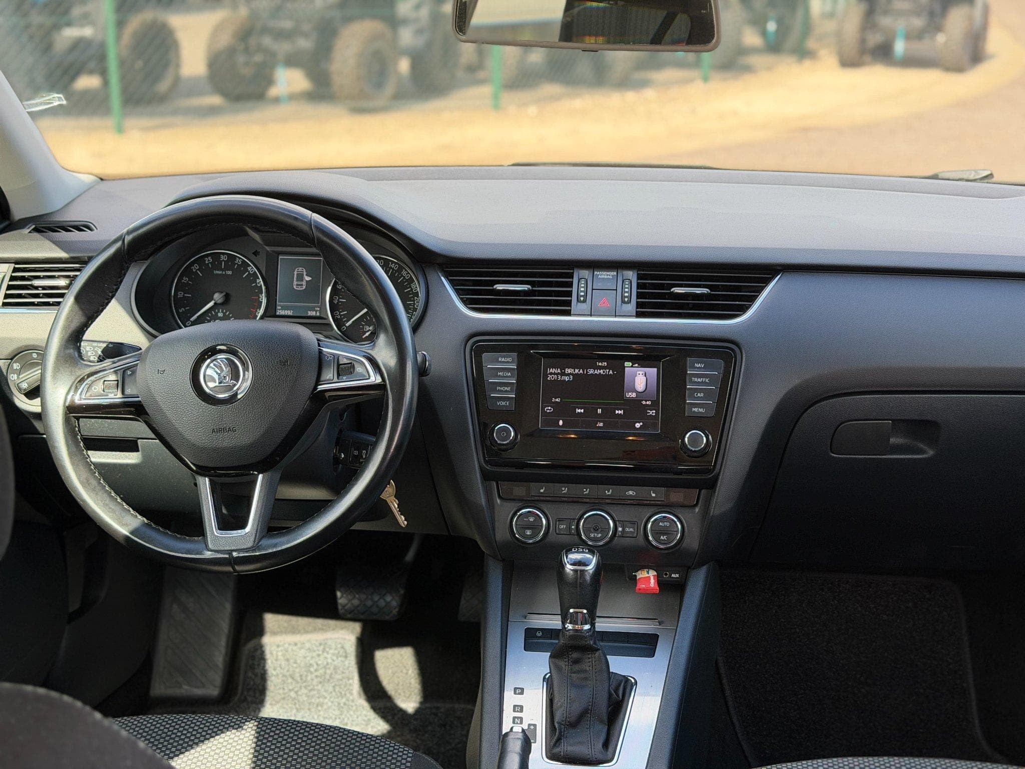 Skoda Octavia 2.0 tdi Break DSG 150 (2013) - Photo 13