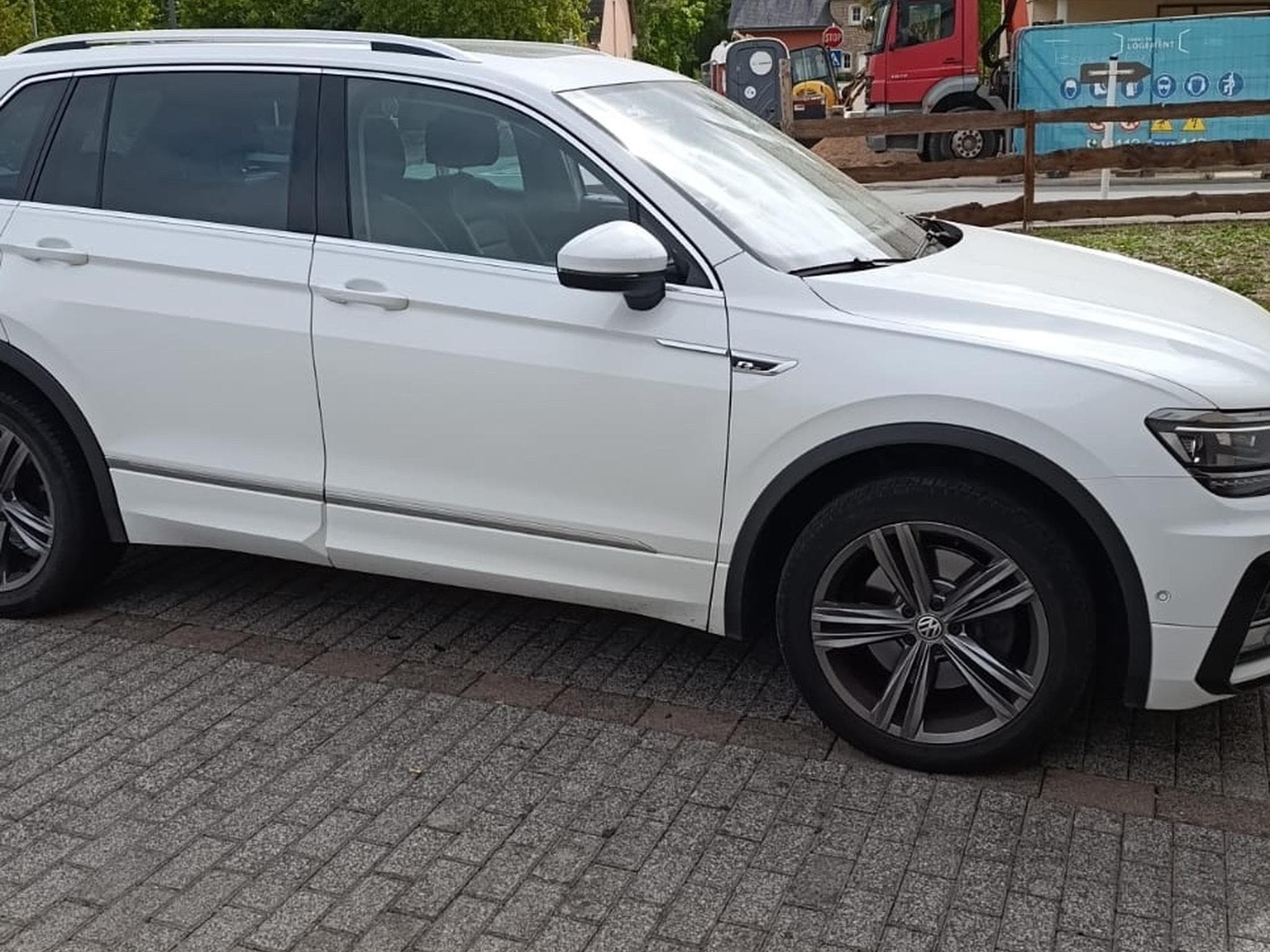 VW Tiguan VW Tiguan R-Line 2.0 TDI mit 190 PS (2018) - Photo 2
