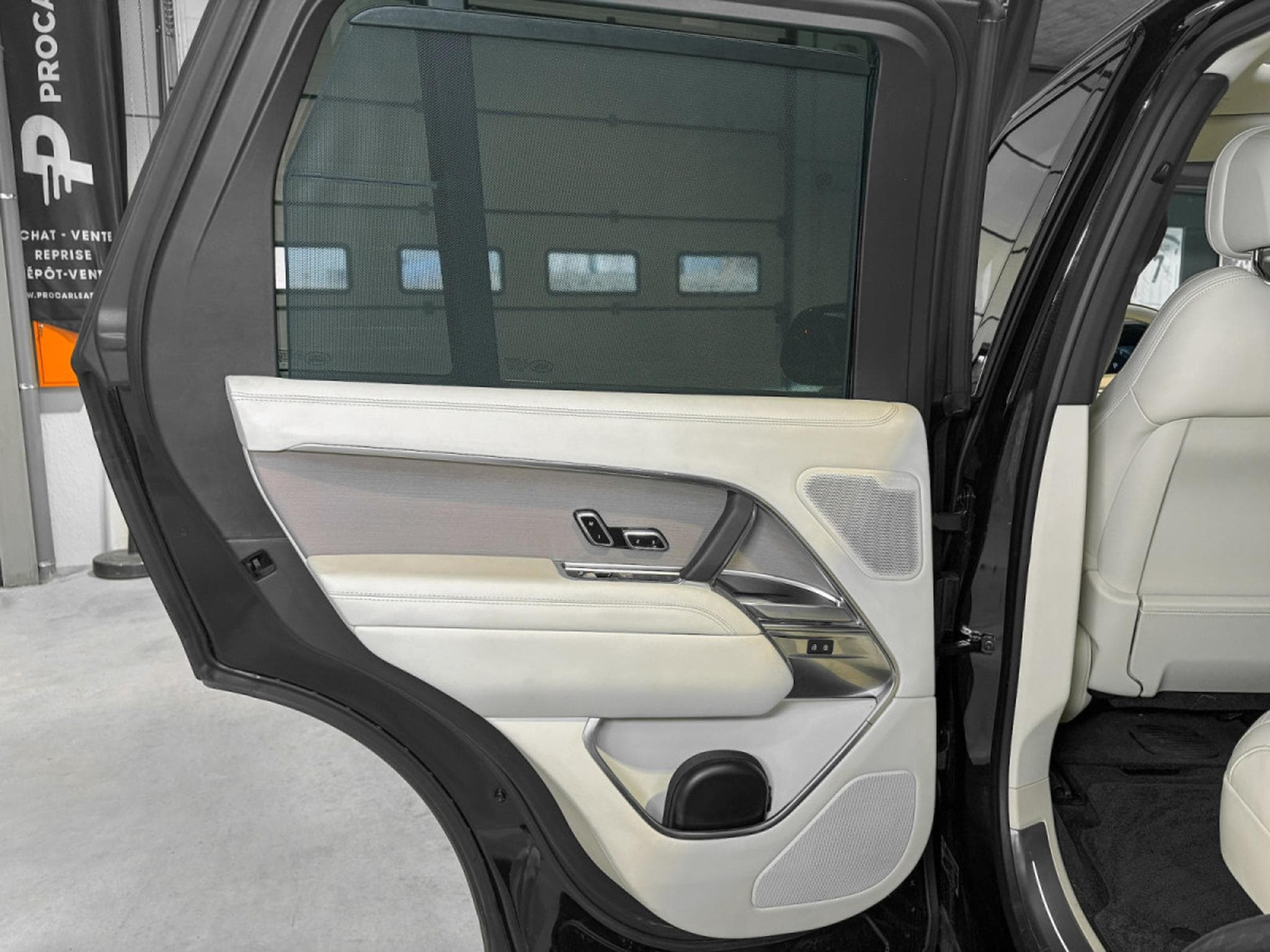 Land-Rover Range Rover Range Rover First Edition L460 D350/23'/360°/PANORAMA/VOLL (2023) - Photo 22