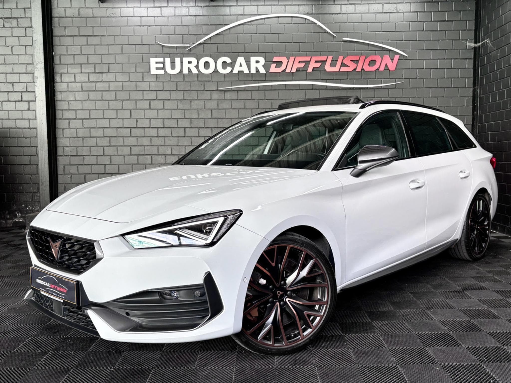 Cupra Leon VZ CUP ST 2.0 TSI 310CV * BREMBO * VSS * PANO* MATRIX * (2024) - Photo 1
