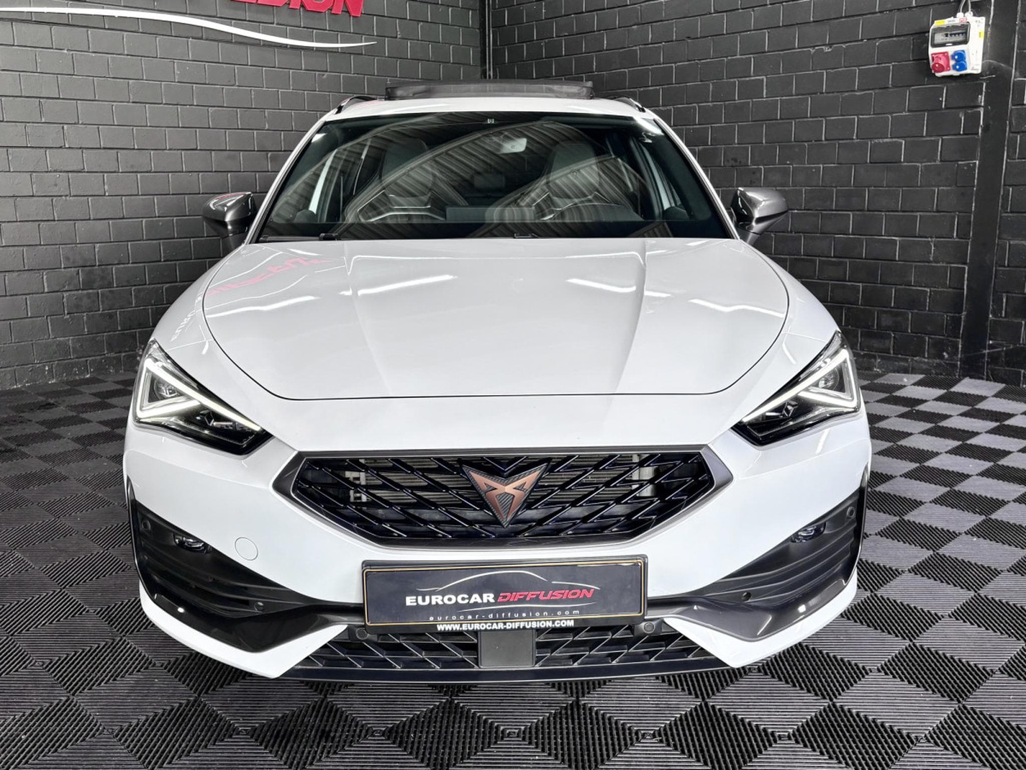 Cupra Leon VZ CUP ST 2.0 TSI 310CV * BREMBO * VSS * PANO* MATRIX * (2024) - Photo 2
