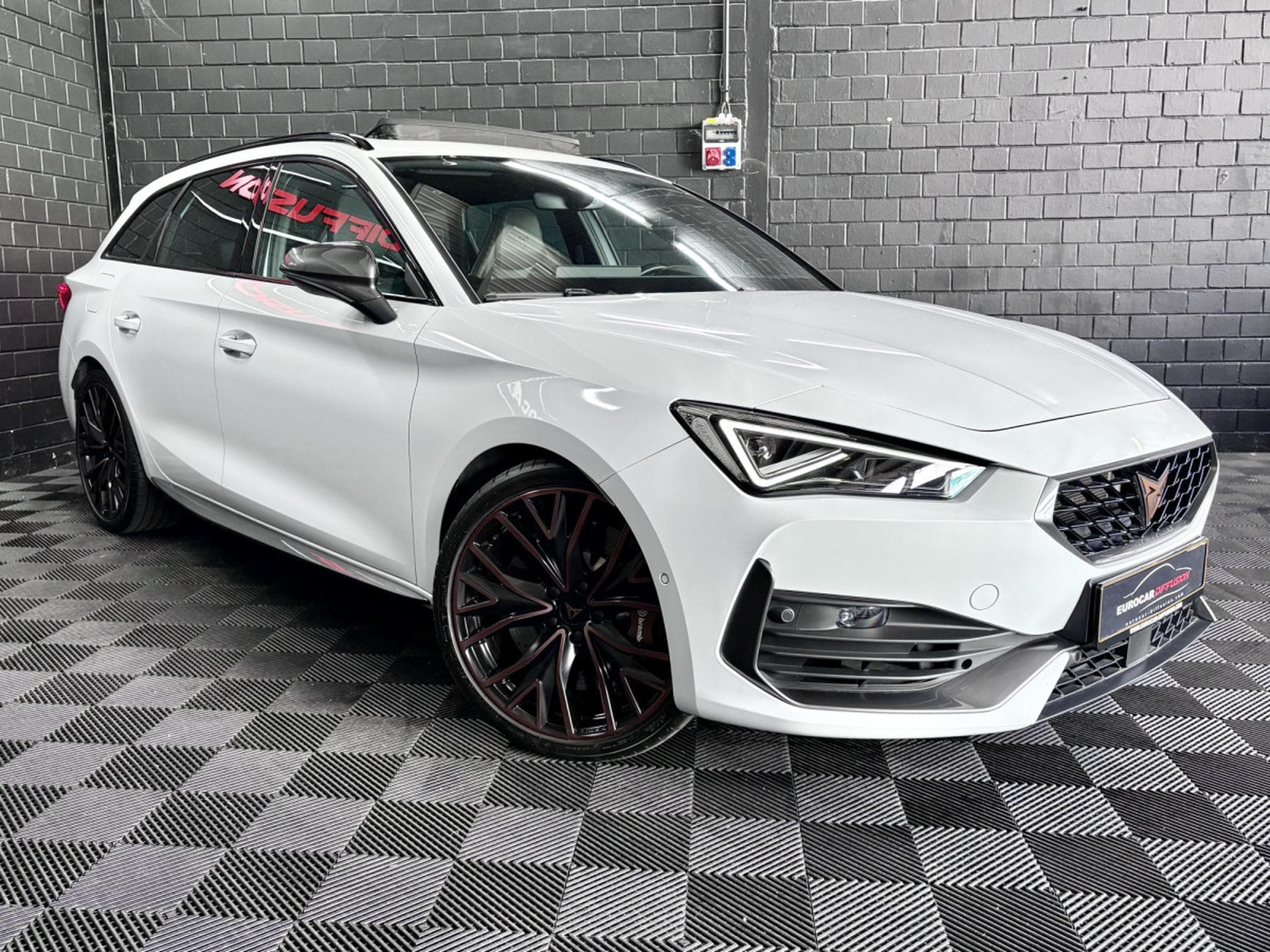 Cupra Leon VZ CUP ST 2.0 TSI 310CV * BREMBO * VSS * PANO* MATRIX * (2024) - Photo 3