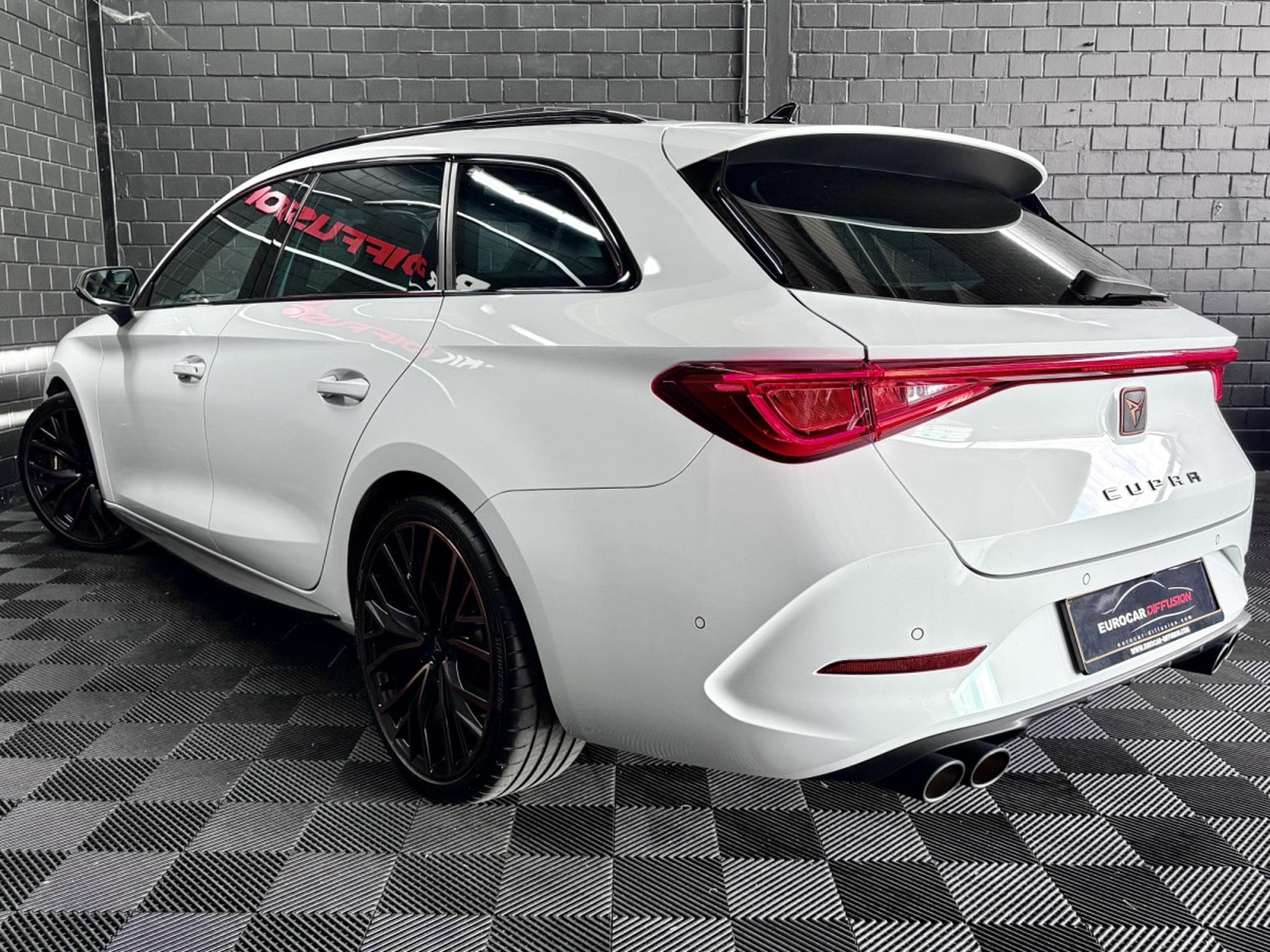 Cupra Leon VZ CUP ST 2.0 TSI 310CV * BREMBO * VSS * PANO* MATRIX * (2024) - Photo 4