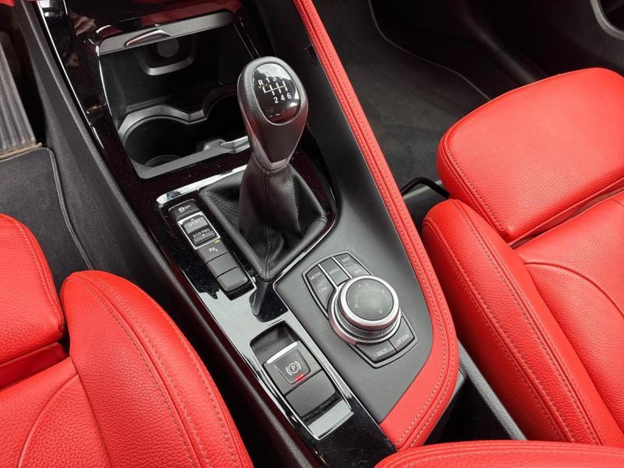 BMW X2 X1 X2 sDrive18d (2021) - Photo 24