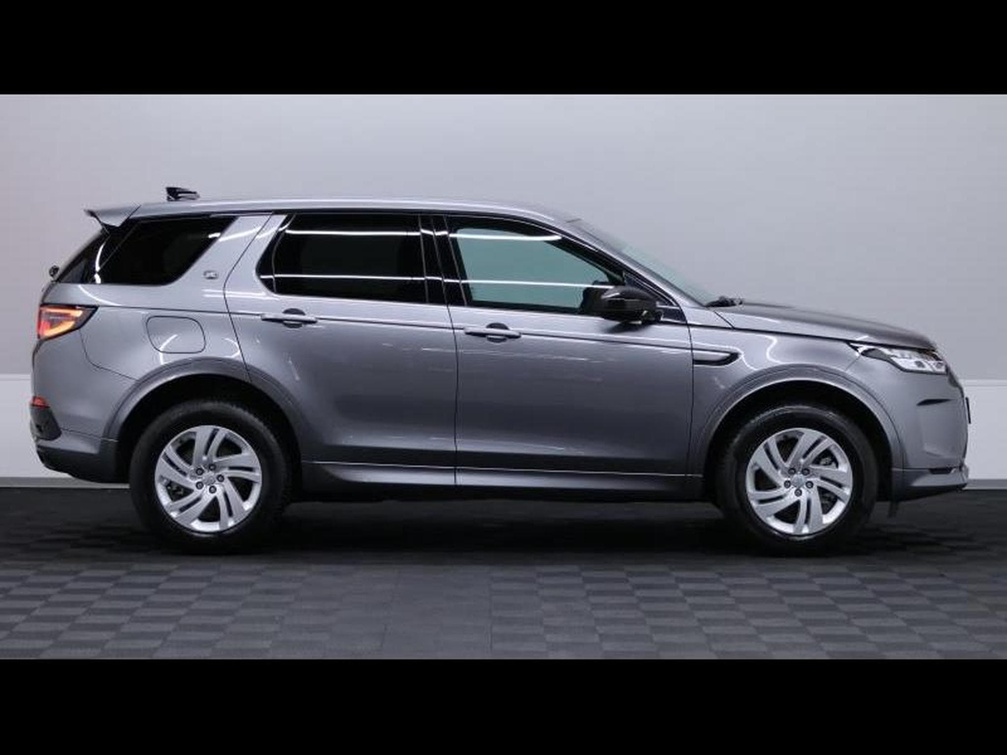 Land-Rover Discovery Sport D165 AWD Auto 7places (2025) - Photo 4