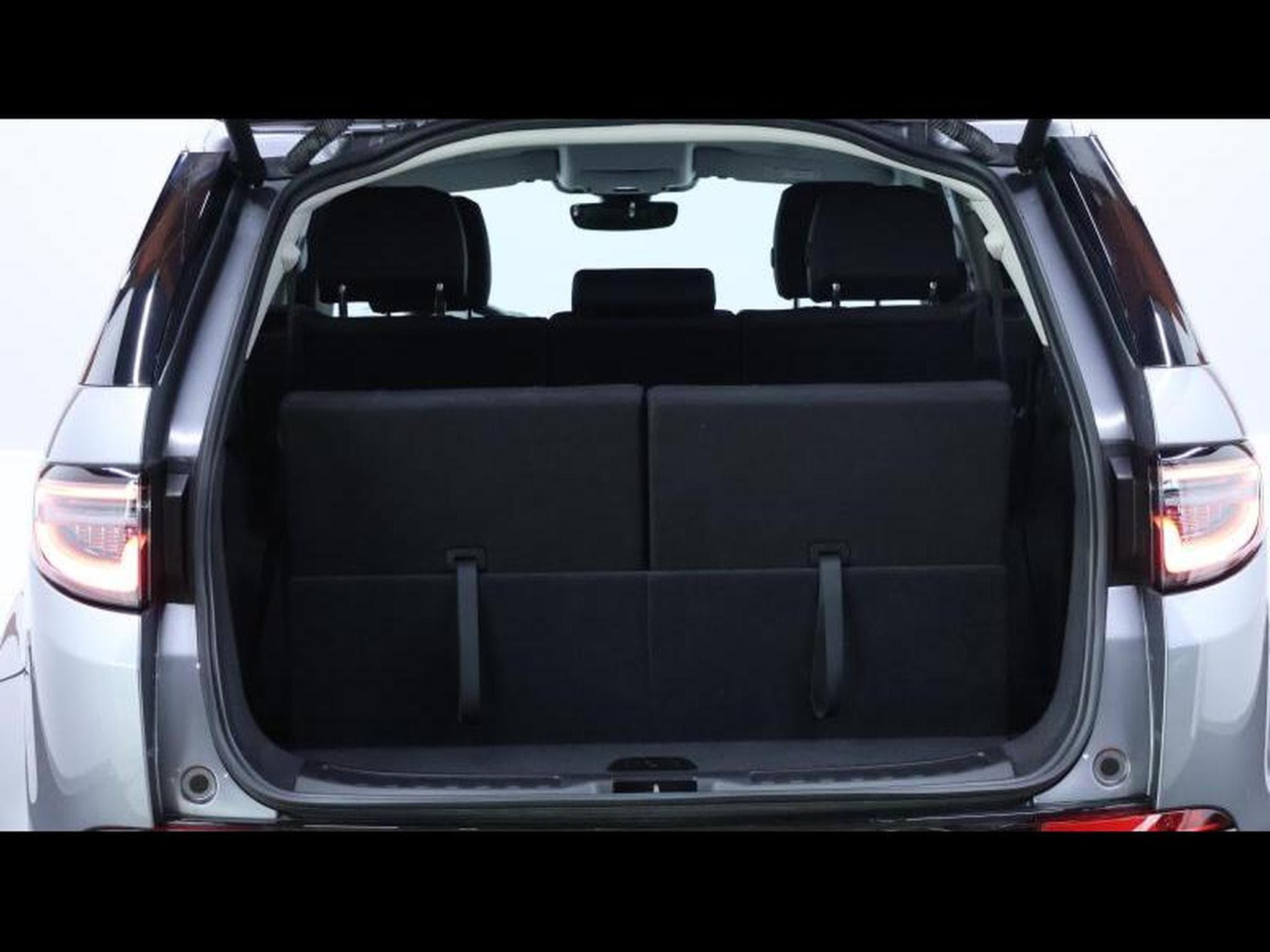 Land-Rover Discovery Sport D165 AWD Auto 7places (2025) - Photo 10