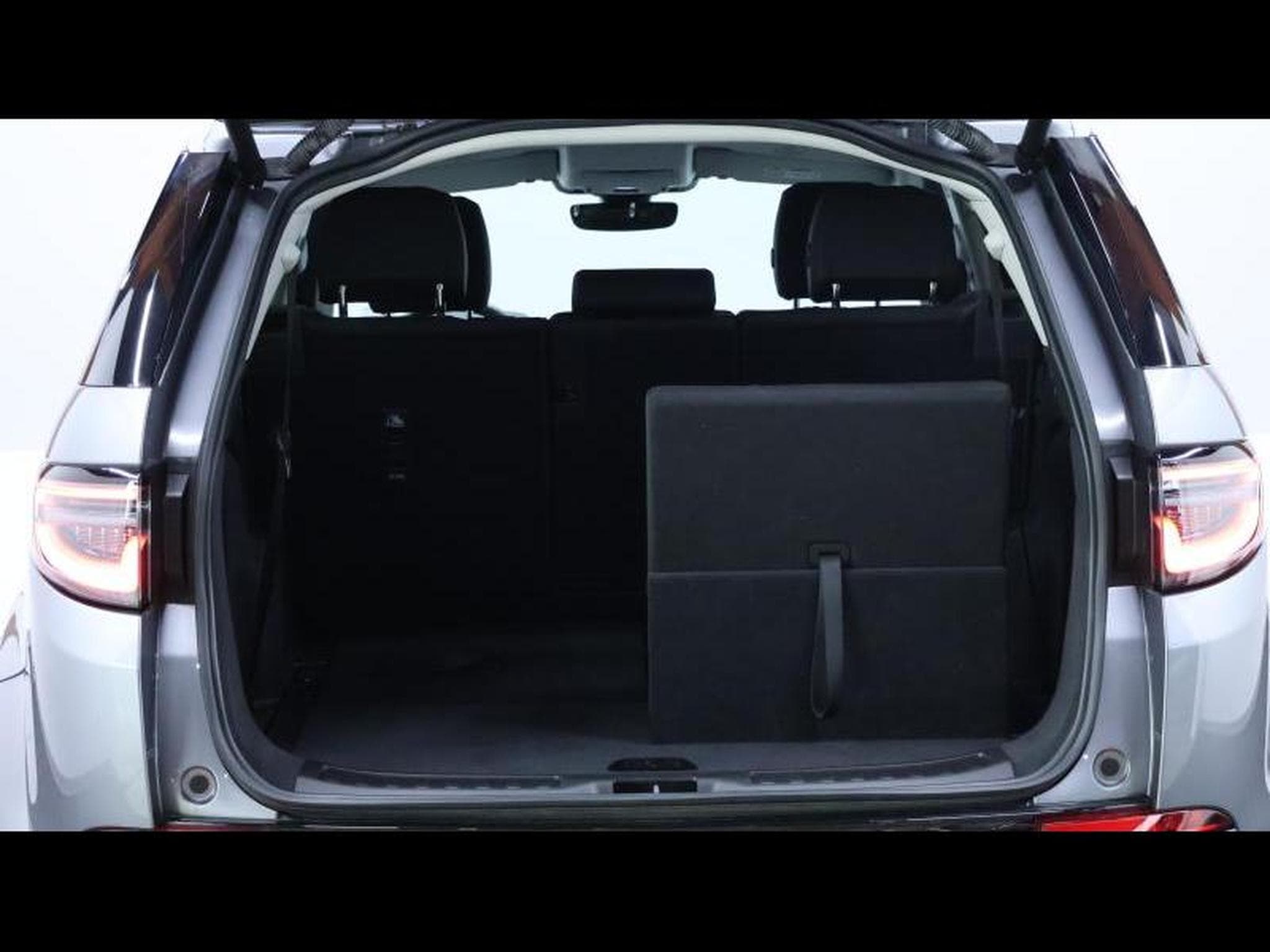 Land-Rover Discovery Sport D165 AWD Auto 7places (2025) - Photo 9