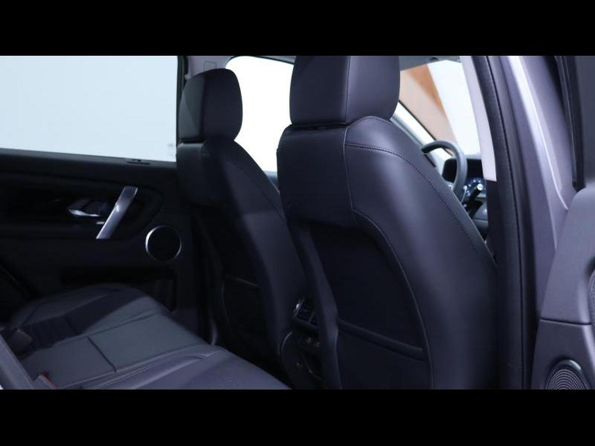 Land-Rover Discovery Sport D165 AWD Auto 7places (2025) - Photo 16