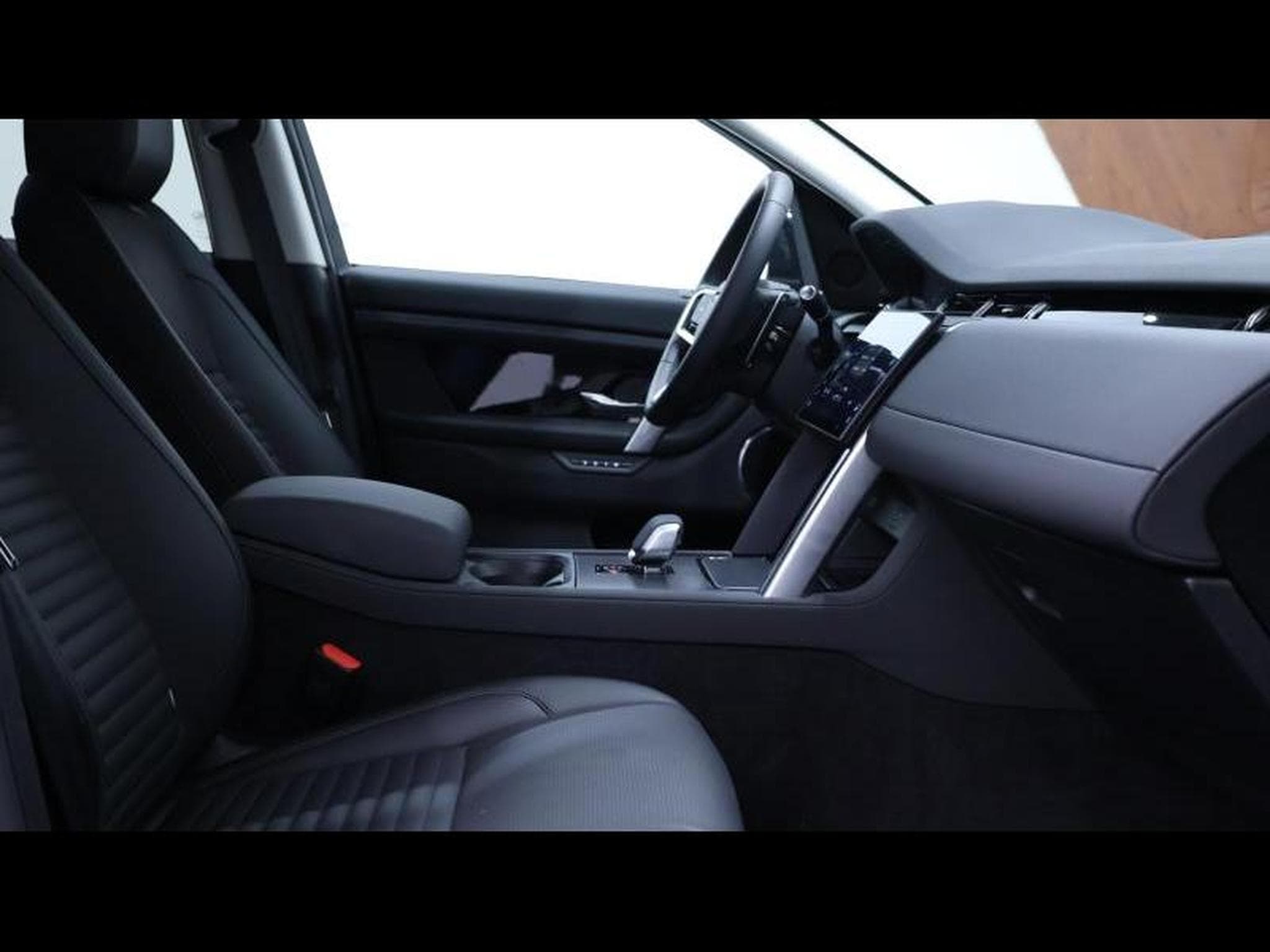 Land-Rover Discovery Sport D165 AWD Auto 7places (2025) - Photo 14