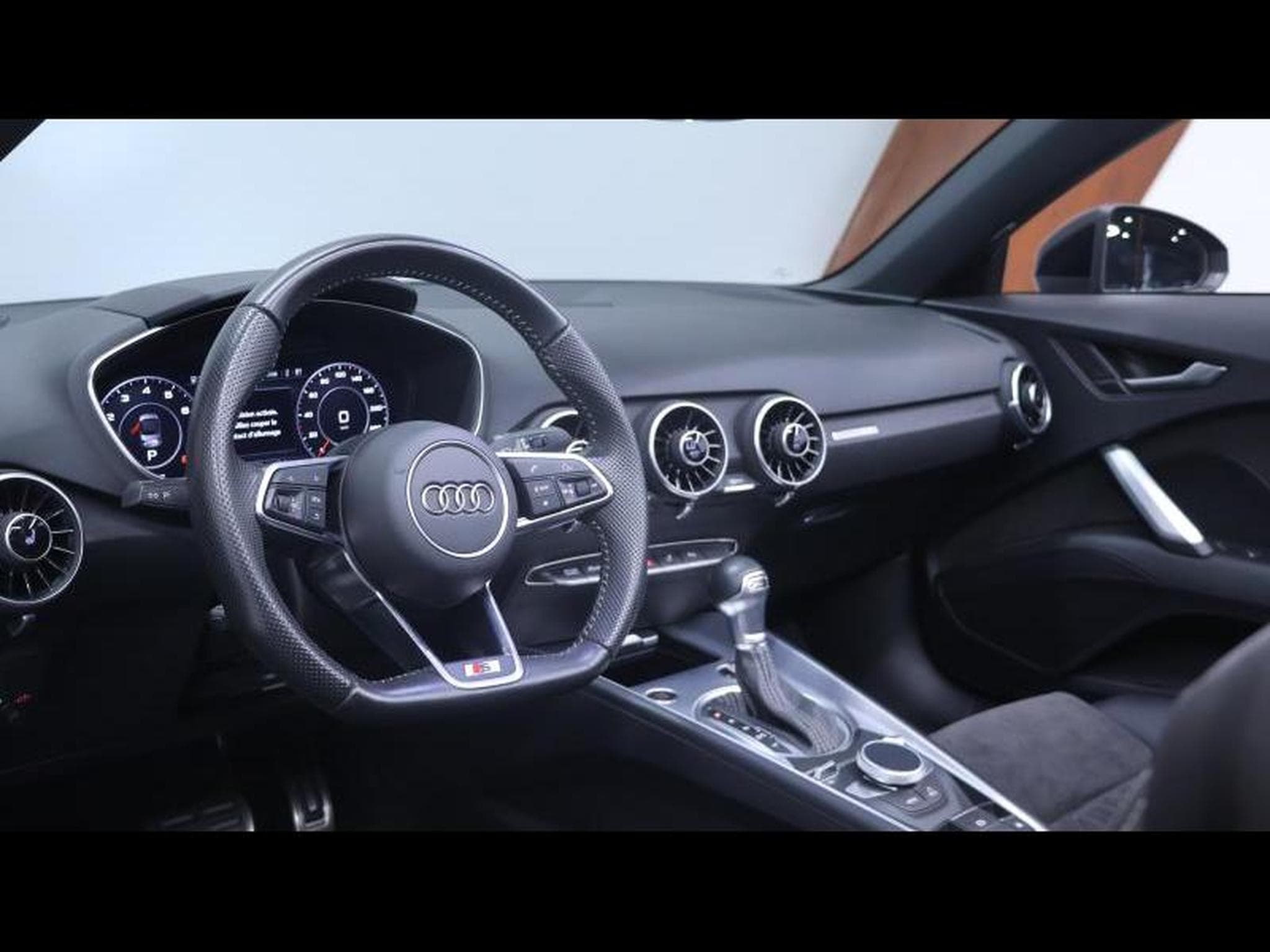 Audi TT S-Line 40 TFSi 204 S-Tronic (2023) - Photo 28
