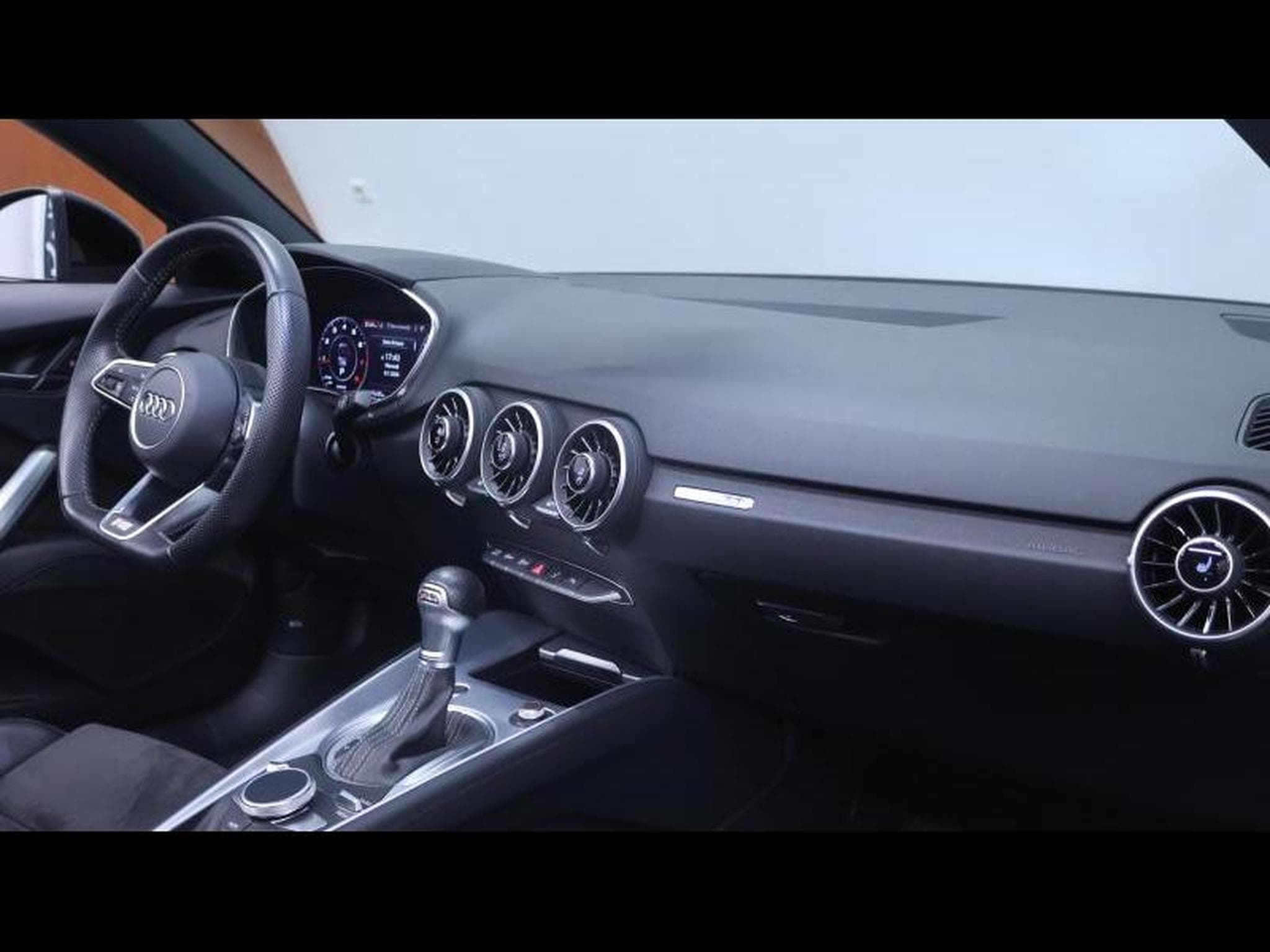 Audi TT S-Line 40 TFSi 204 S-Tronic (2023) - Photo 30