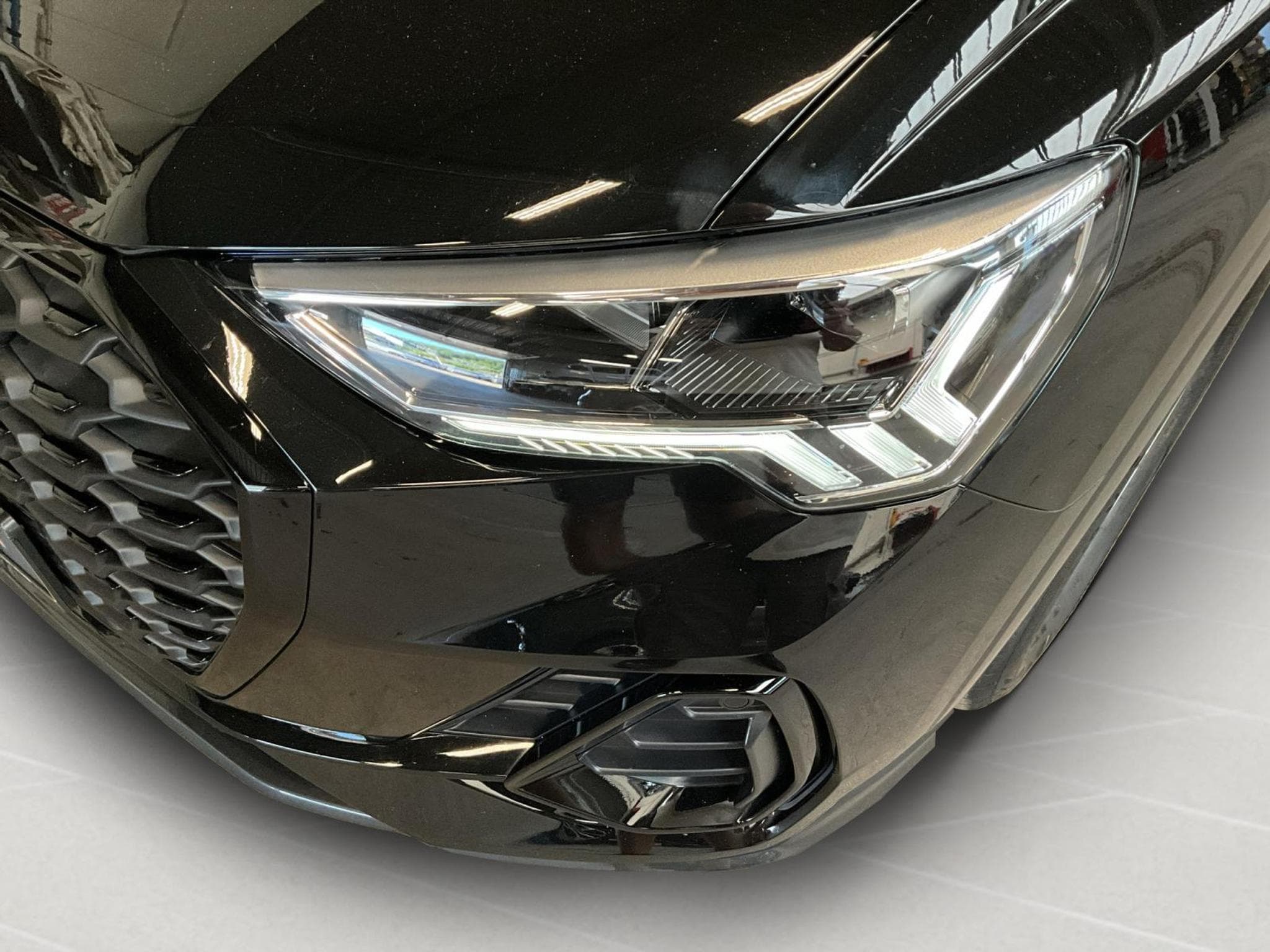 Audi Q3 SB+S-line+P.Premium+Black-Style+Led (2025) - Photo 9
