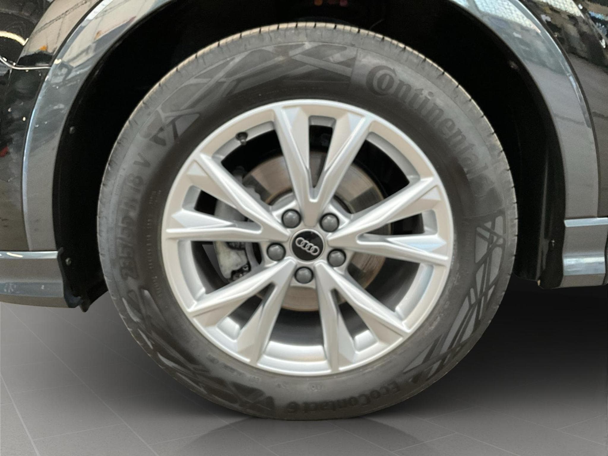 Audi Q3 SB+S-line+P.Premium+Black-Style+Led (2025) - Photo 8