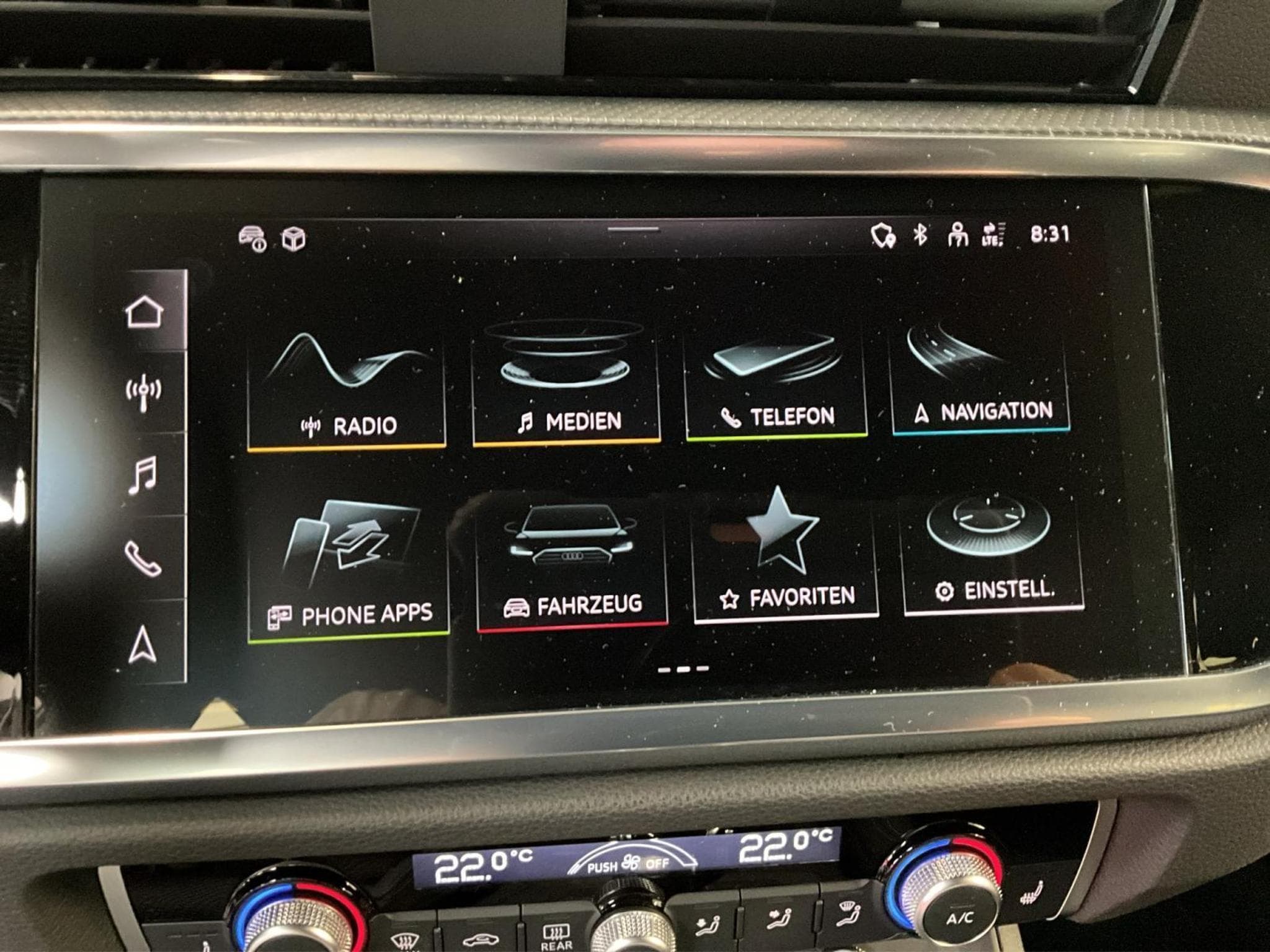 Audi Q3 SB+S-line+P.Premium+Black-Style+Led (2025) - Photo 16