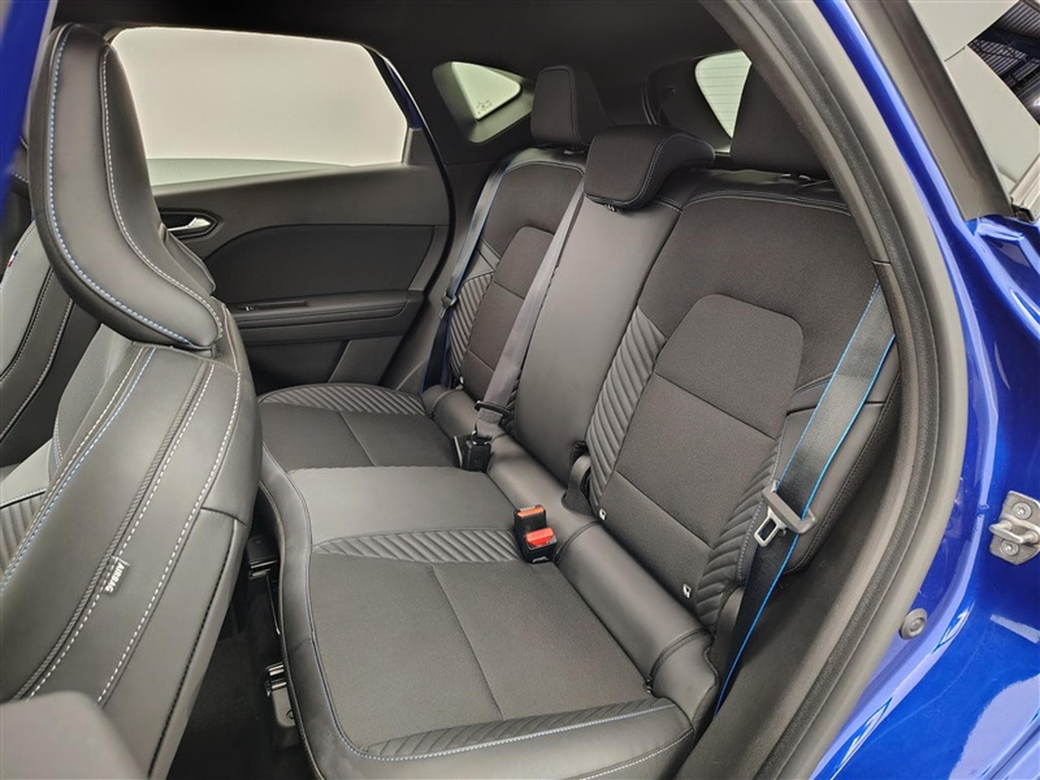 Renault Captur 1.6i E-TECH Alpine **CAM/LED/CARPLAY/TOIT OUVRANT** (2024) - Photo 13