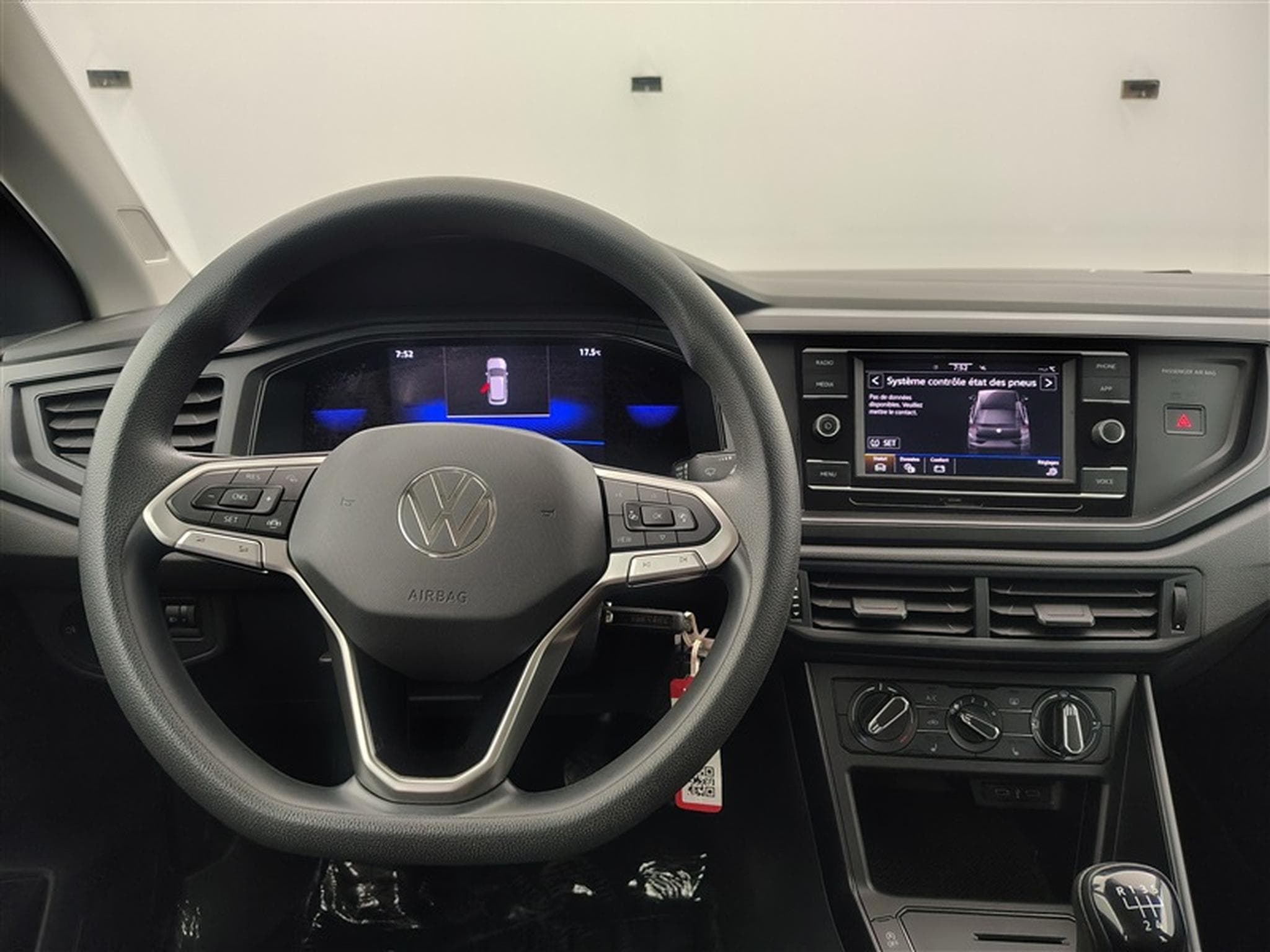 VW Polo 1.0i Life CARPLAY / FULL LED / PDC / ALU (2022) - Photo 9