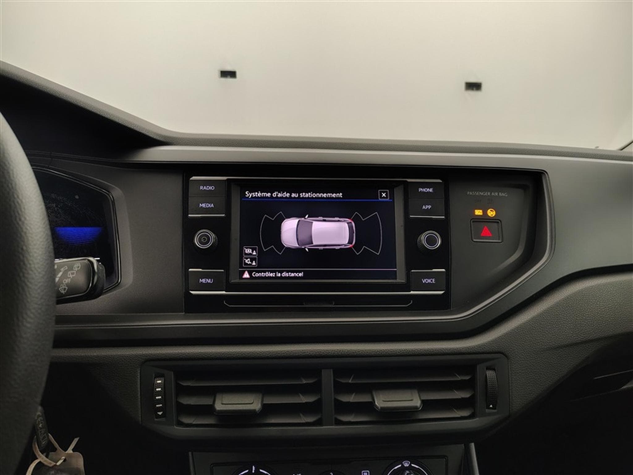 VW Polo 1.0i Life CARPLAY / FULL LED / PDC / ALU (2022) - Photo 18