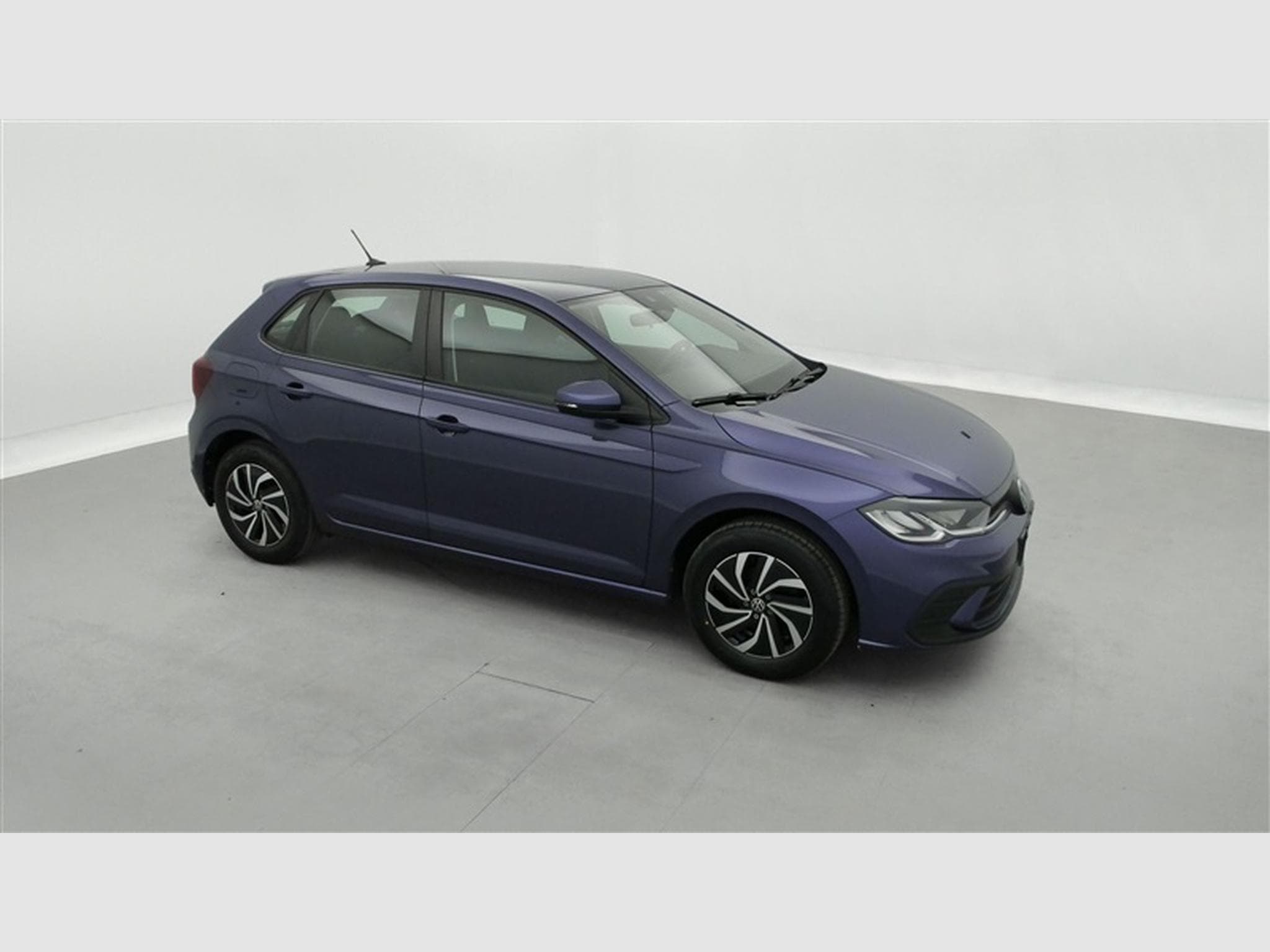 VW Polo 1.0i Life CARPLAY / FULL LED / PDC / ALU (2022) - Photo 23
