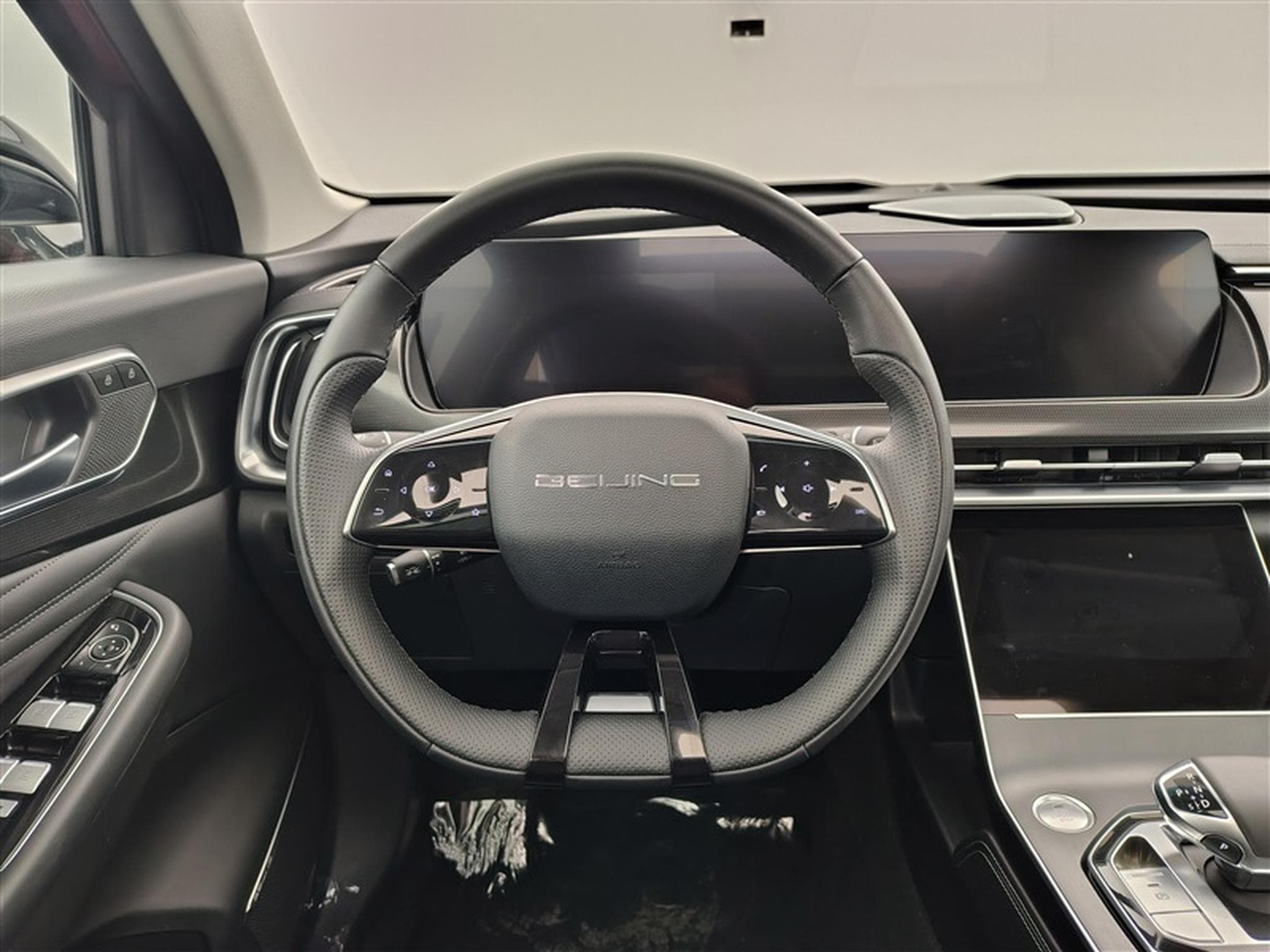 BAIC X75 X75 1.5e *CARPLAY/FULL LED/CUIR/CAM360/T.PANO OUV./JA19* (2025) - Photo 9