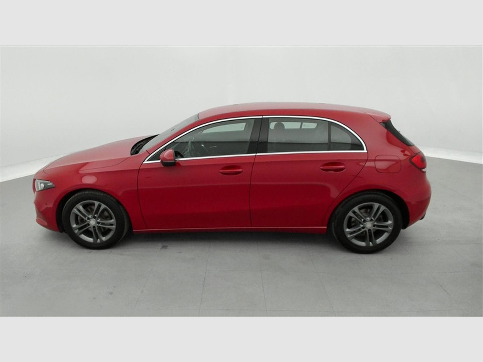 Mercedes A 200 A 200 7G-Tronic NAVI / FULL LED / PDC AV+AR / JA 16" (2019) - Photo 3