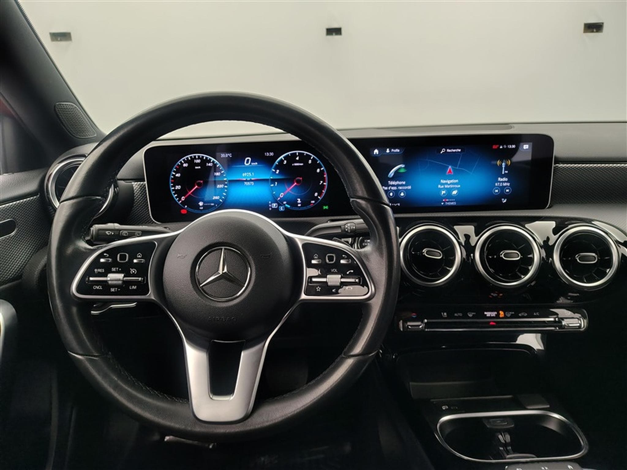 Mercedes A 200 A 200 7G-Tronic NAVI / FULL LED / PDC AV+AR / JA 16" (2019) - Photo 9