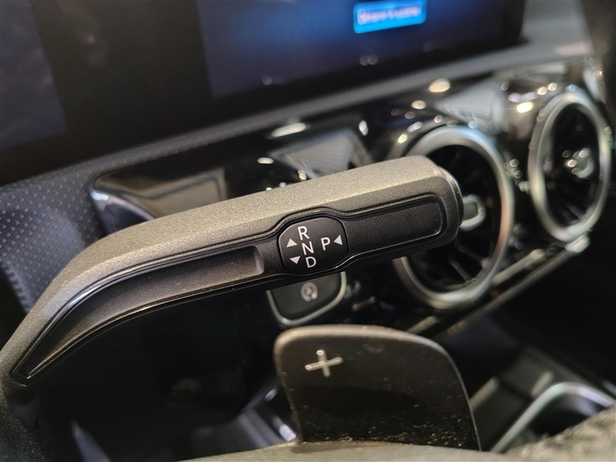 Mercedes A 200 A 200 7G-Tronic NAVI / FULL LED / PDC AV+AR / JA 16" (2019) - Photo 12