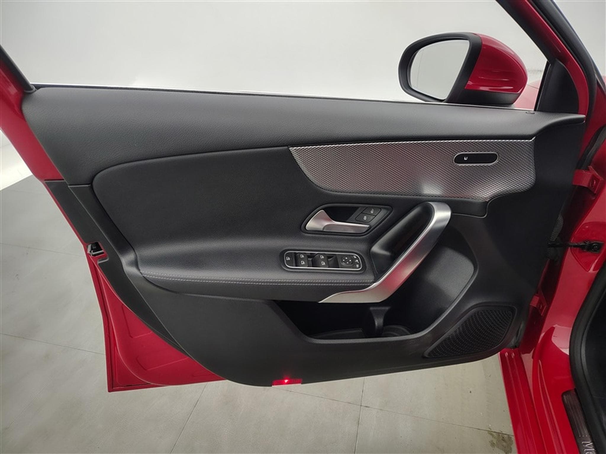 Mercedes A 200 A 200 7G-Tronic NAVI / FULL LED / PDC AV+AR / JA 16" (2019) - Photo 17