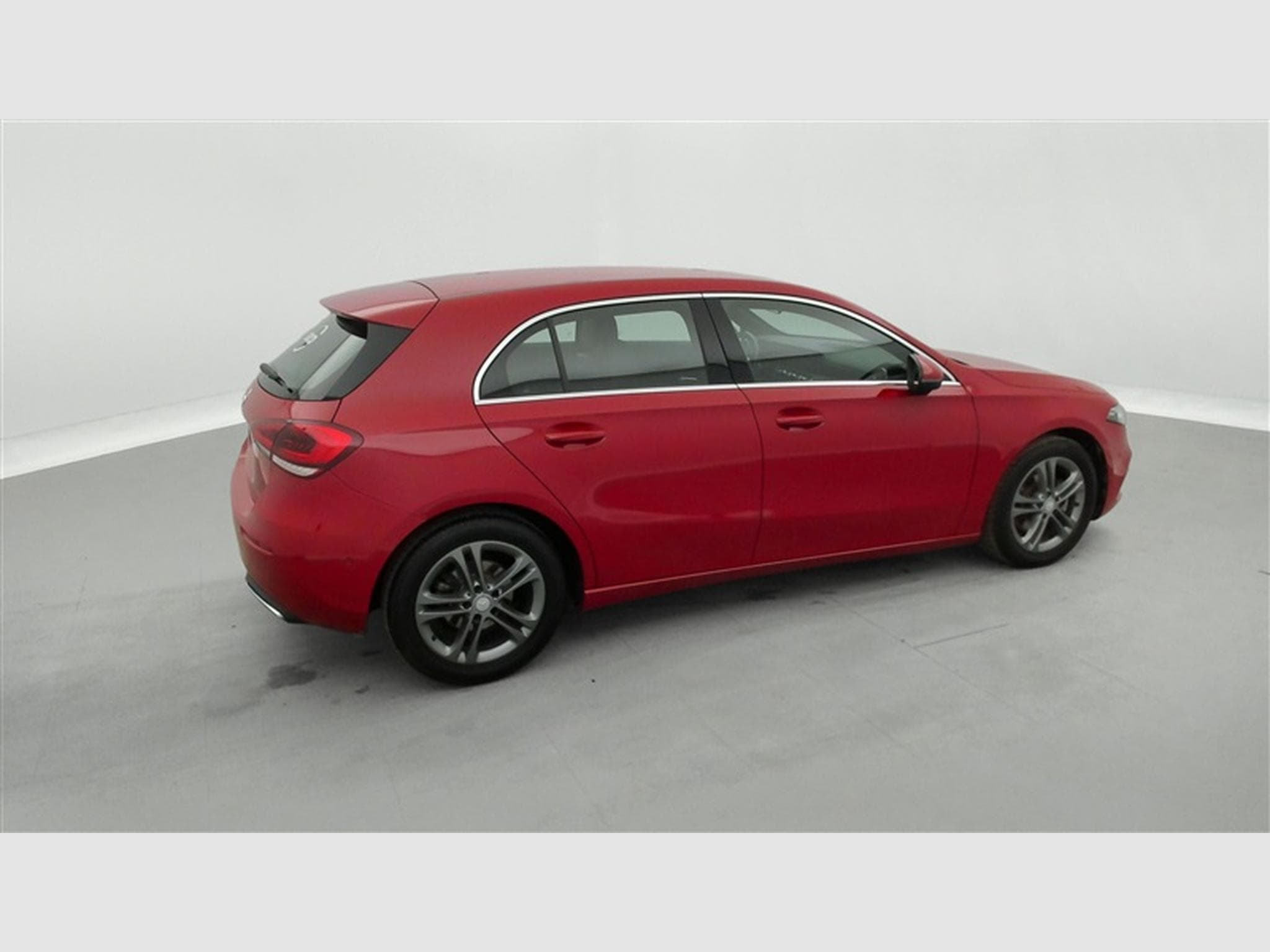 Mercedes A 200 A 200 7G-Tronic NAVI / FULL LED / PDC AV+AR / JA 16" (2019) - Photo 24