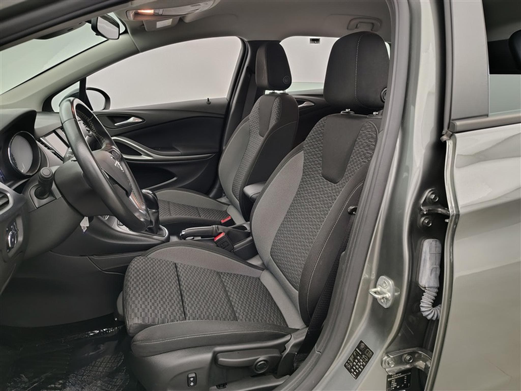 Opel Astra Sports Tourer 1.2 Turbo Edition (2022) - Photo 7